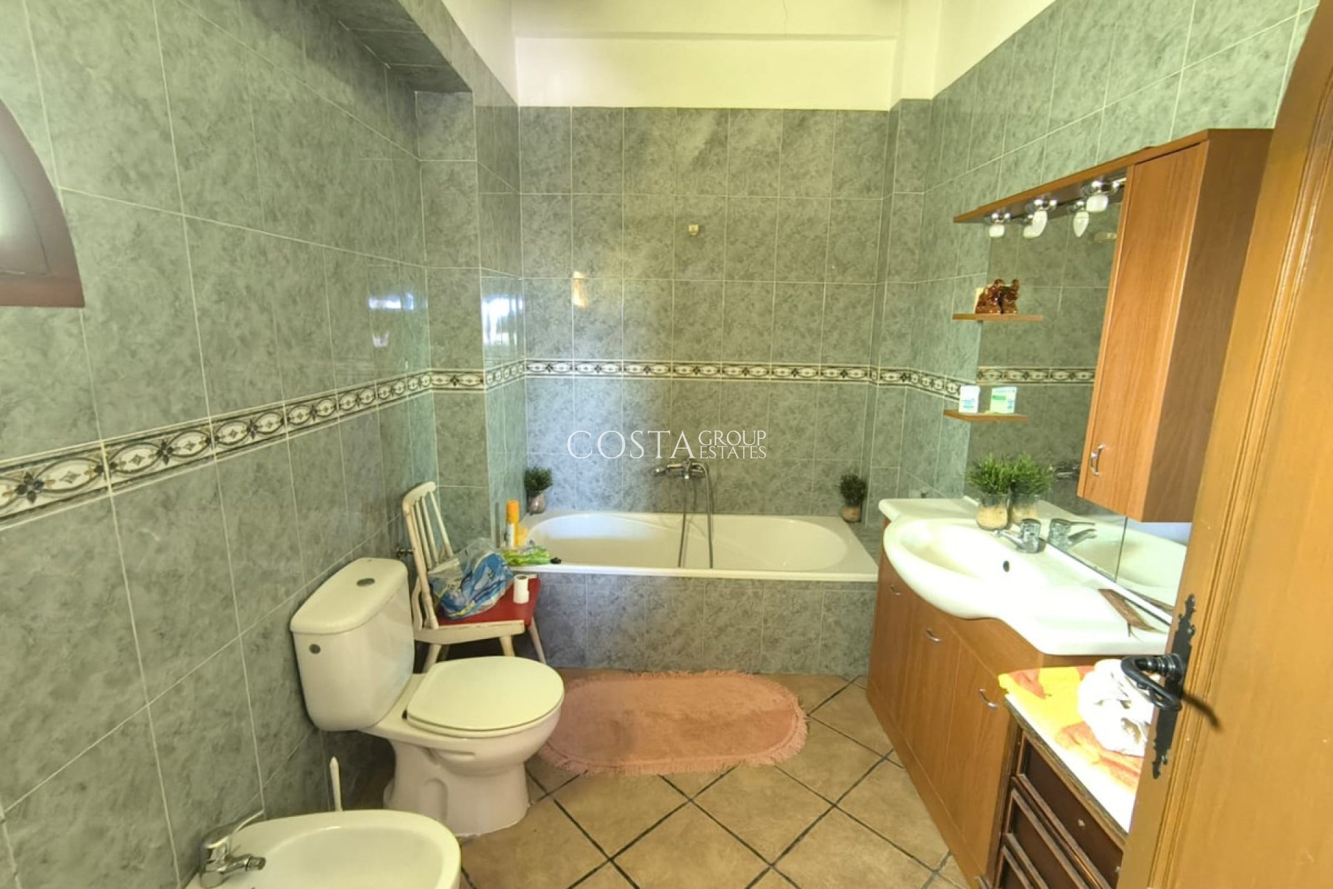 Herverkoop - Villa -
Novelda - Novelda Centro