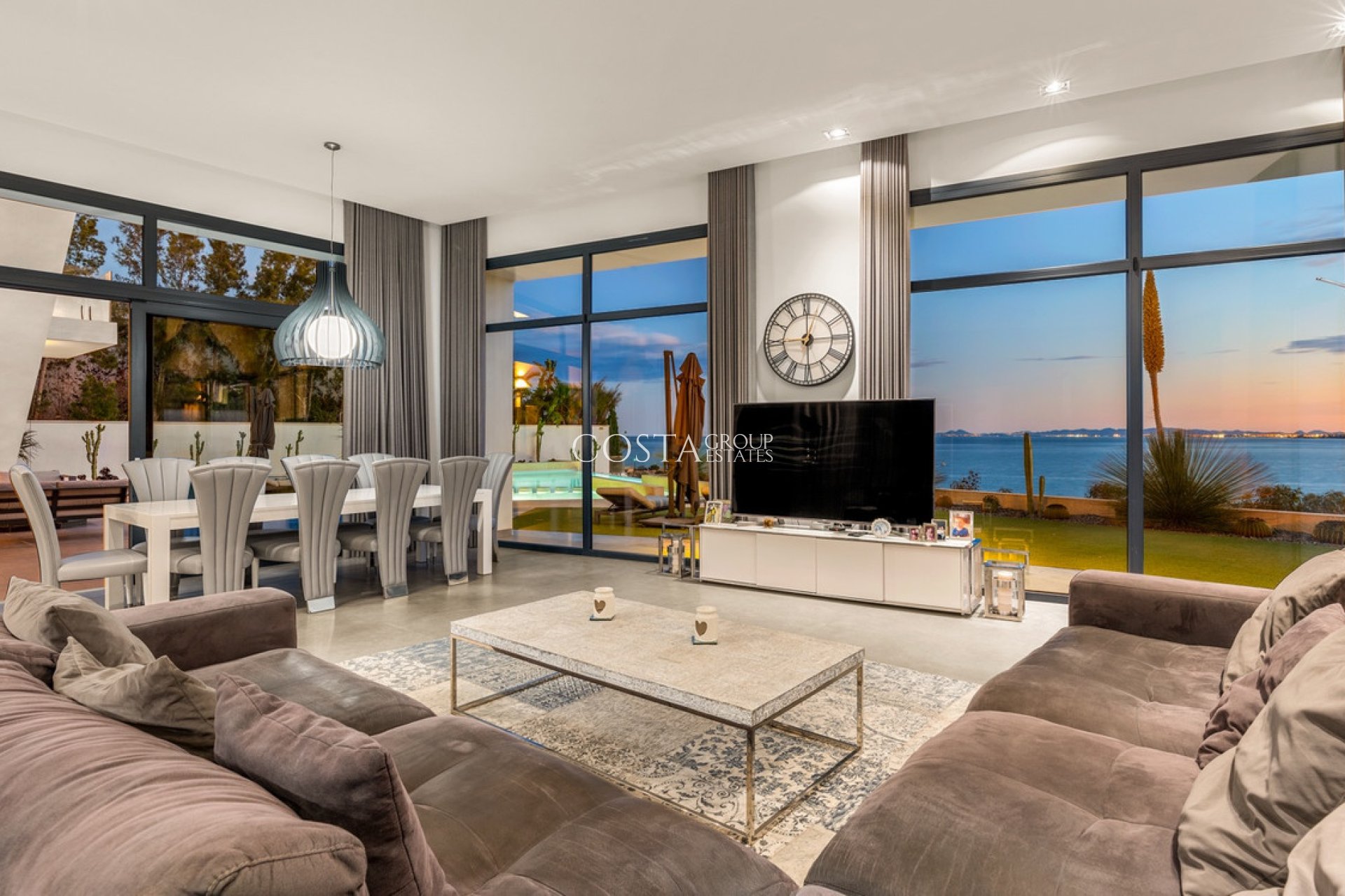 Herverkoop - Villa -
Orihuela - Cabo Roig