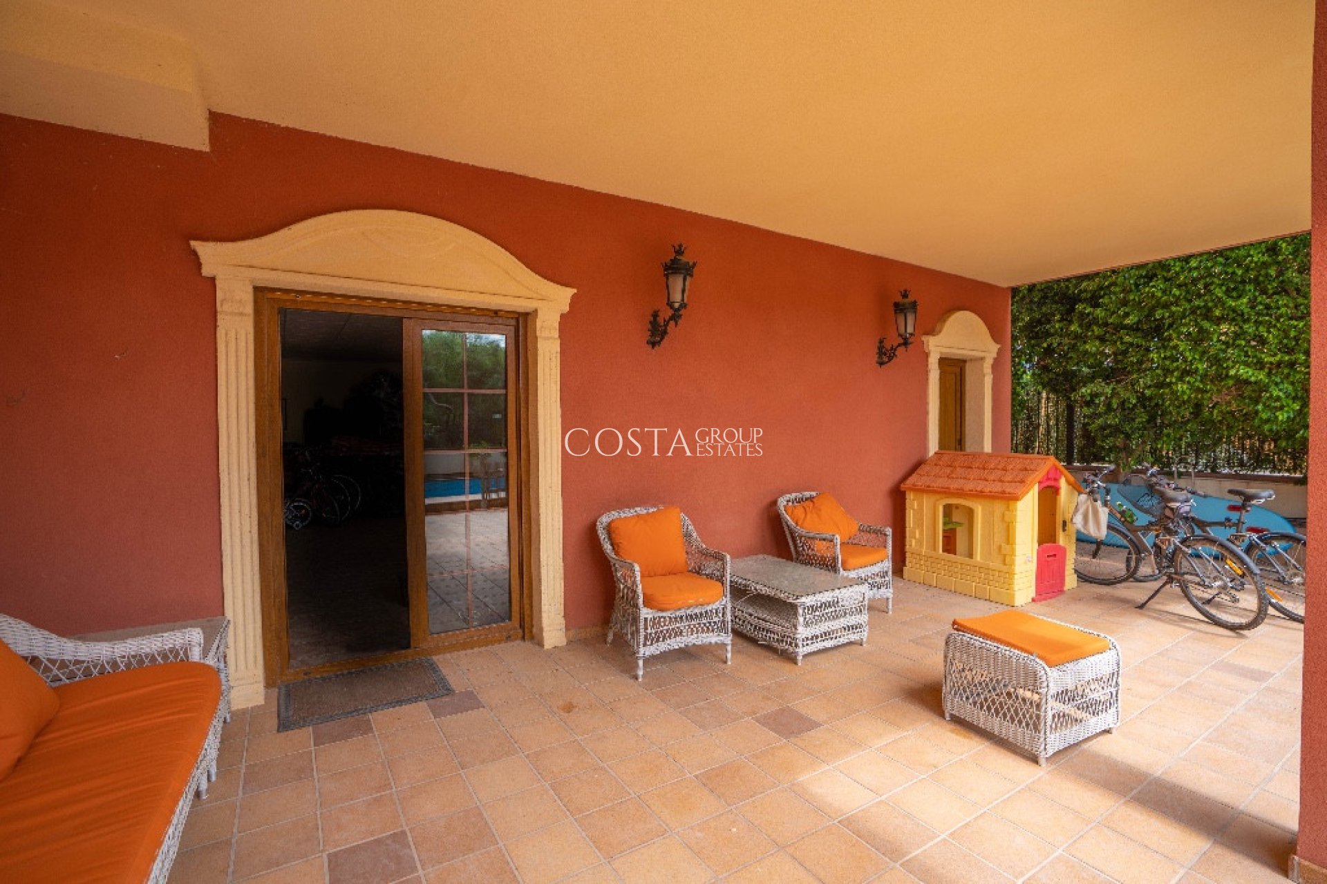 Herverkoop - Villa -
Orihuela - Campoamor