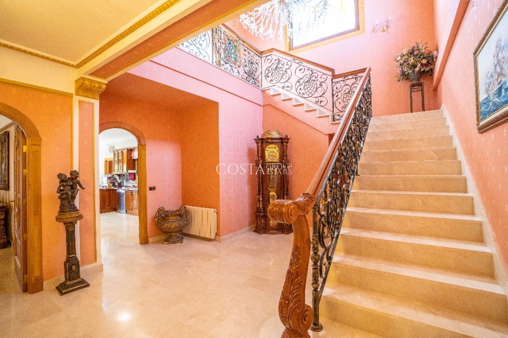 Herverkoop - Villa -
Orihuela - Campoamor