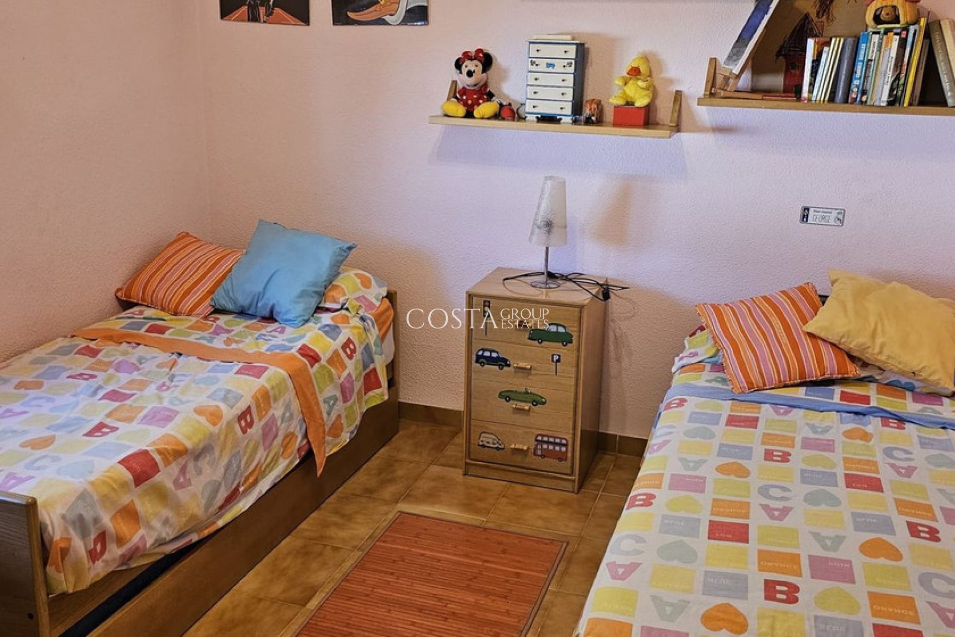 Herverkoop - Villa -
Orihuela - Campoamor