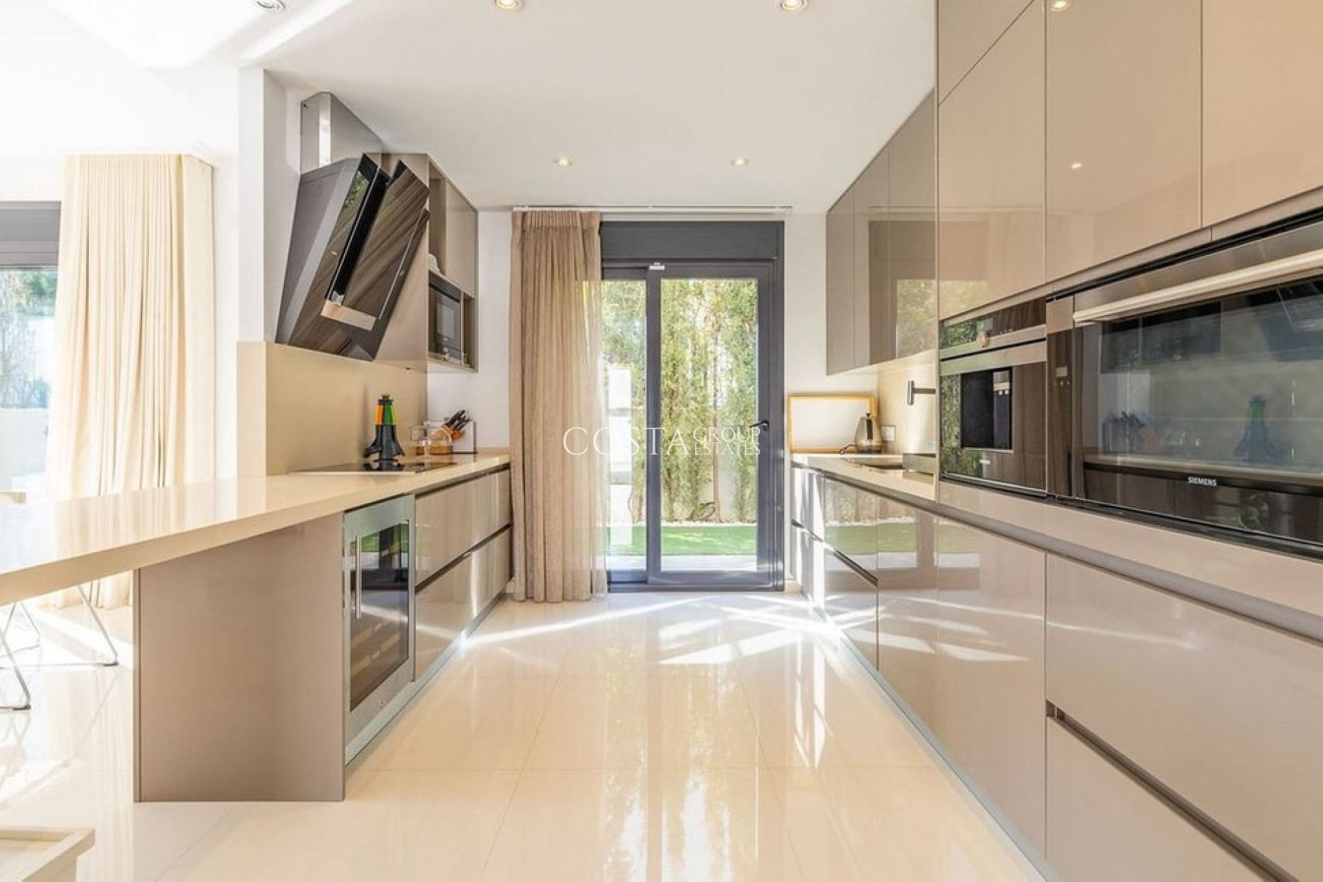 Herverkoop - Villa -
Orihuela - Campoamor