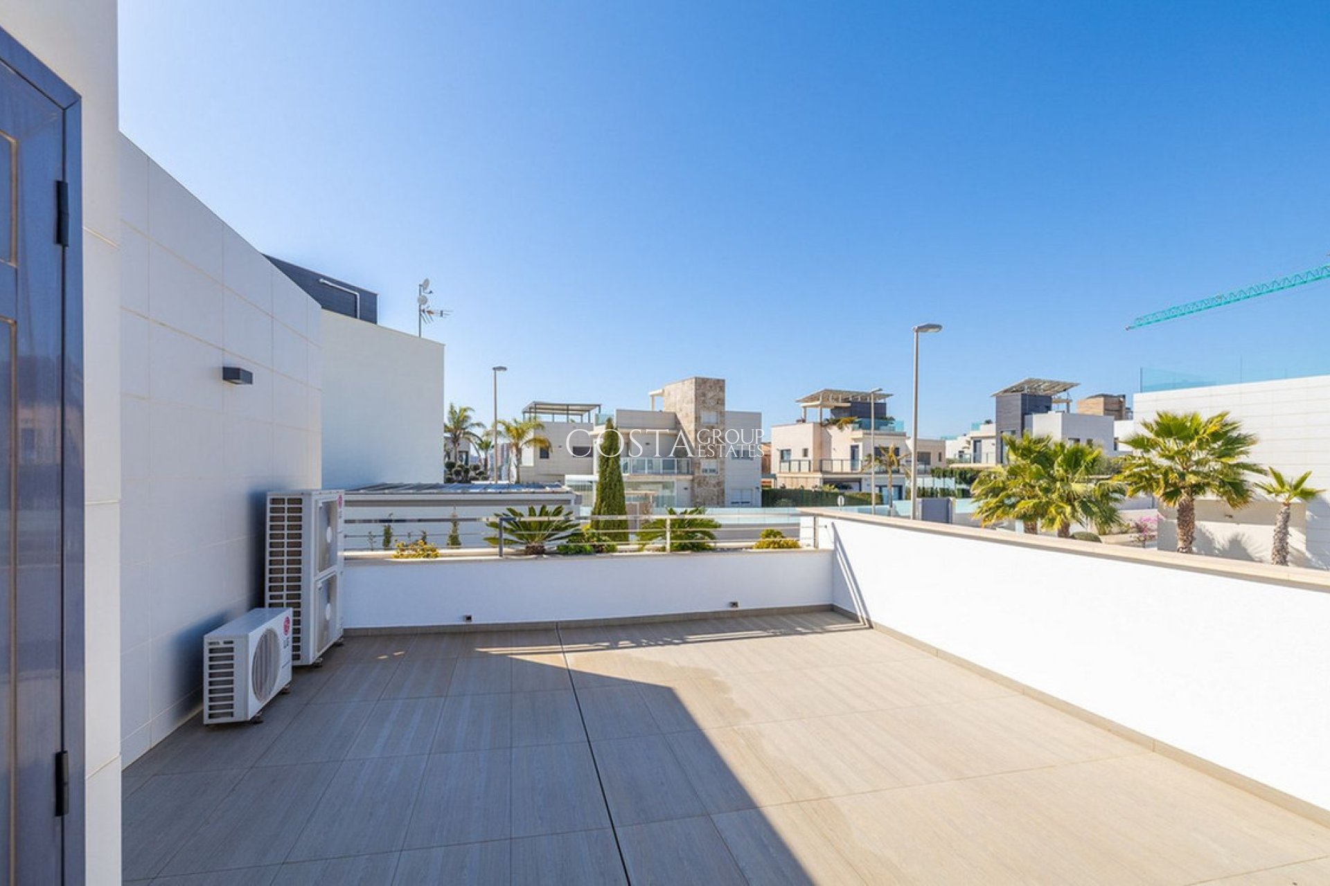 Herverkoop - Villa -
Orihuela - Campoamor