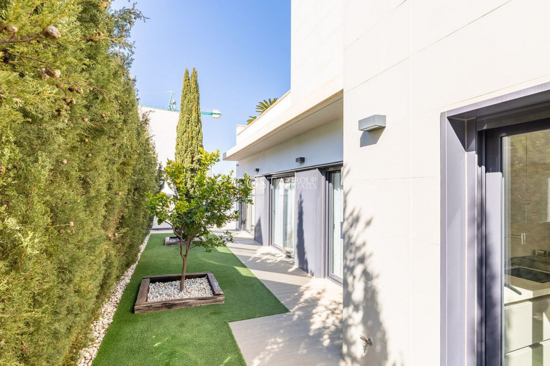 Herverkoop - Villa -
Orihuela - Campoamor