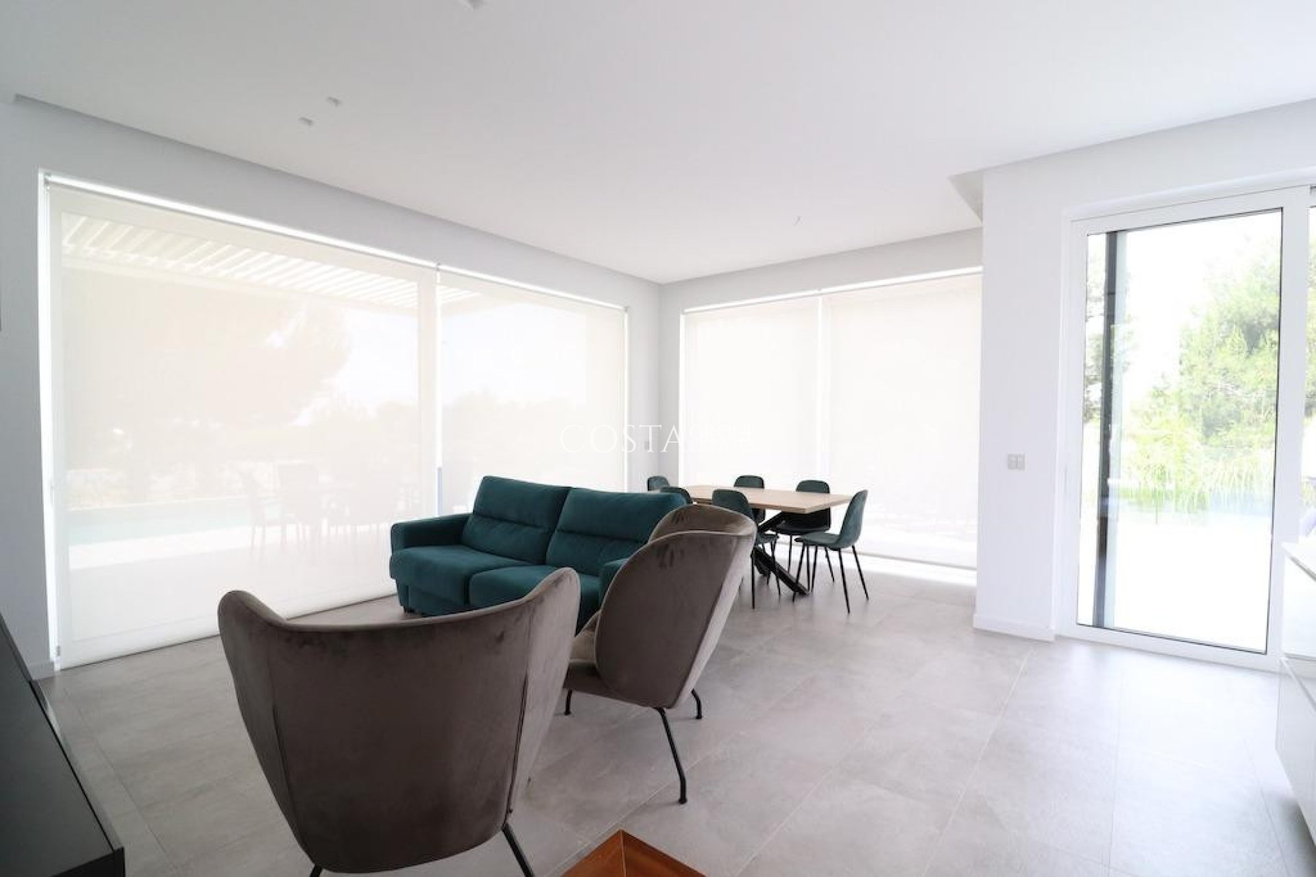 Herverkoop - Villa -
Orihuela - Campoamor