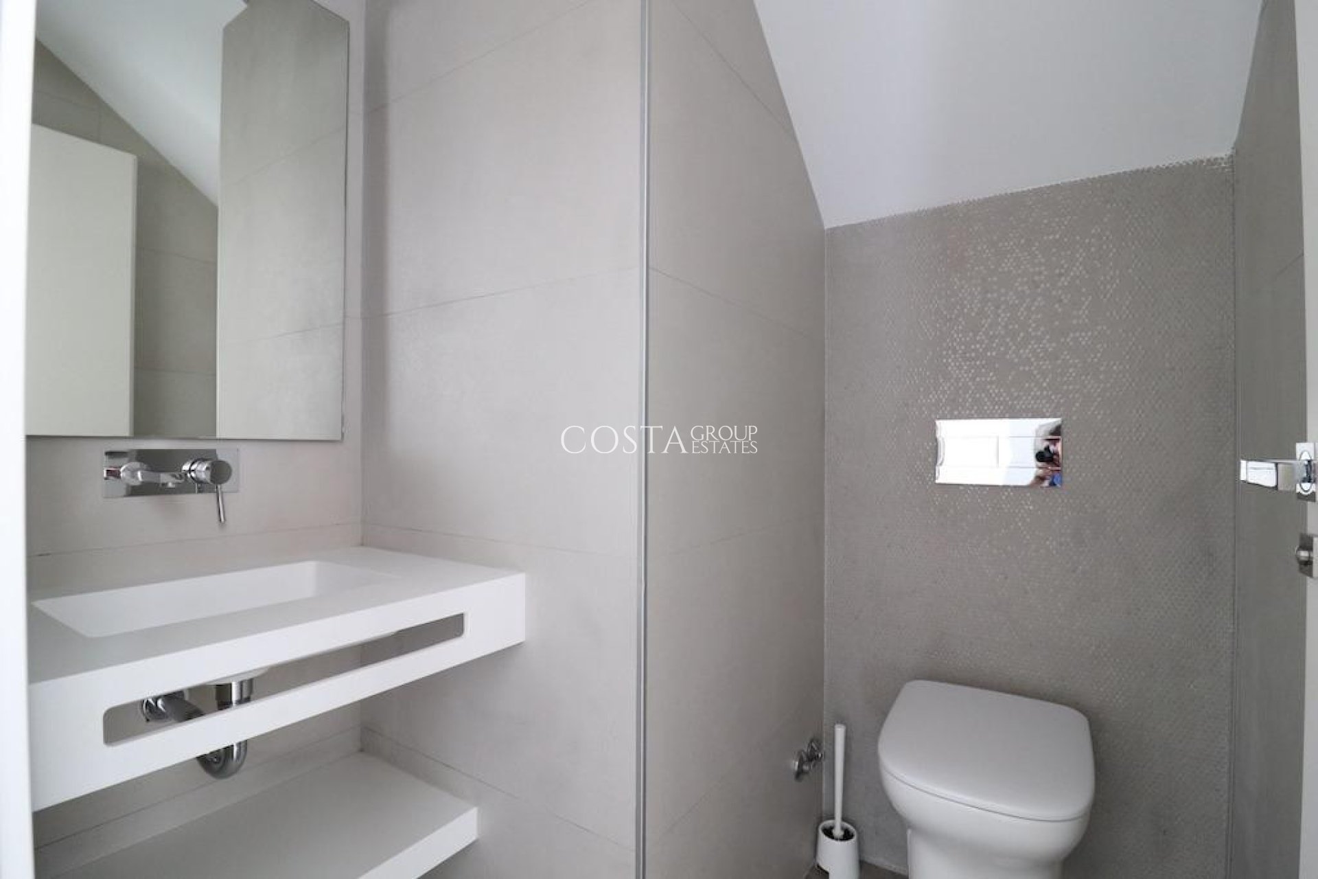 Herverkoop - Villa -
Orihuela - Campoamor