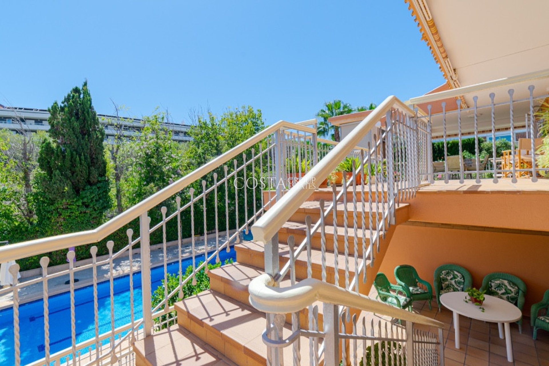 Herverkoop - Villa -
Orihuela - Campoamor