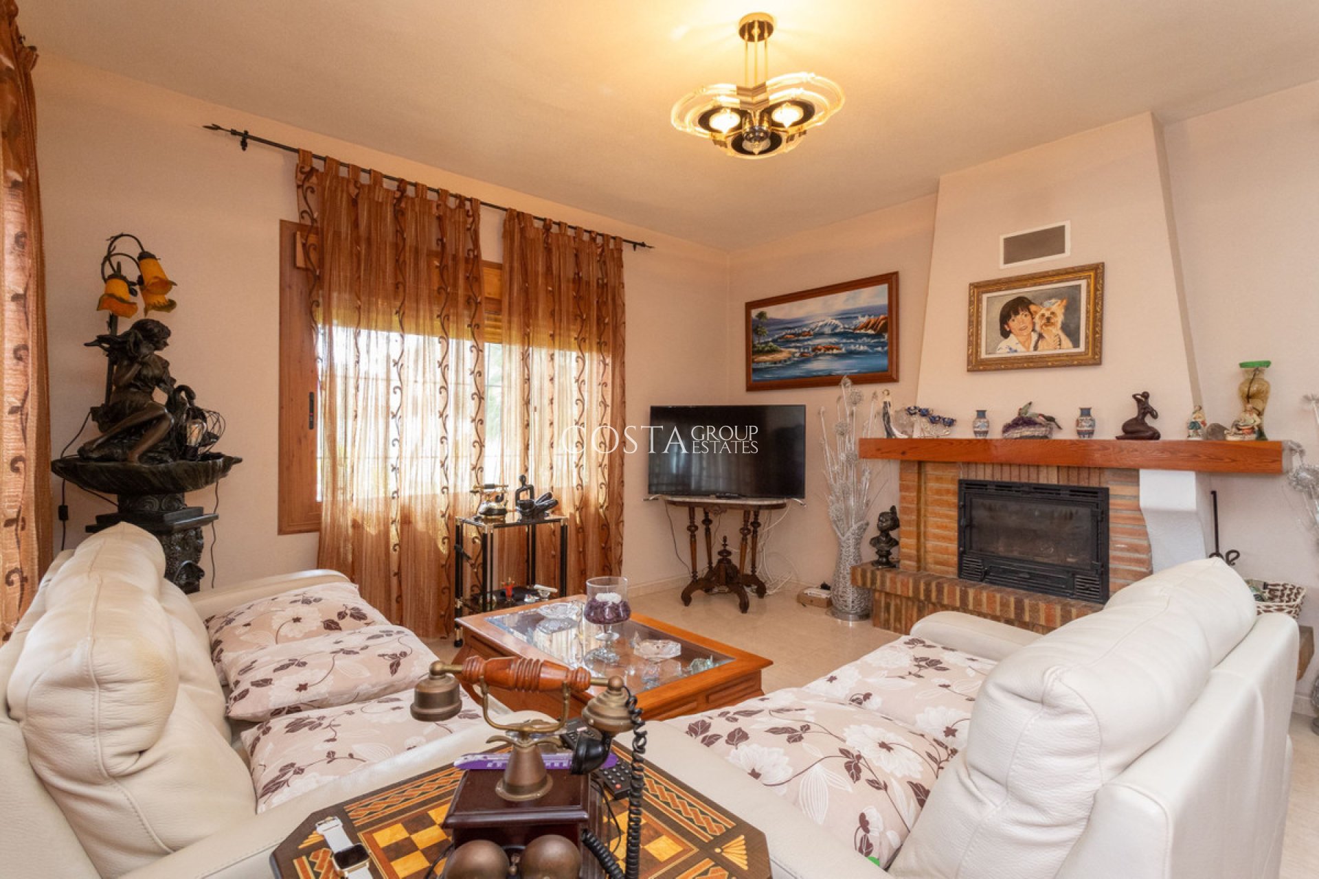 Herverkoop - Villa -
Orihuela - Campoamor