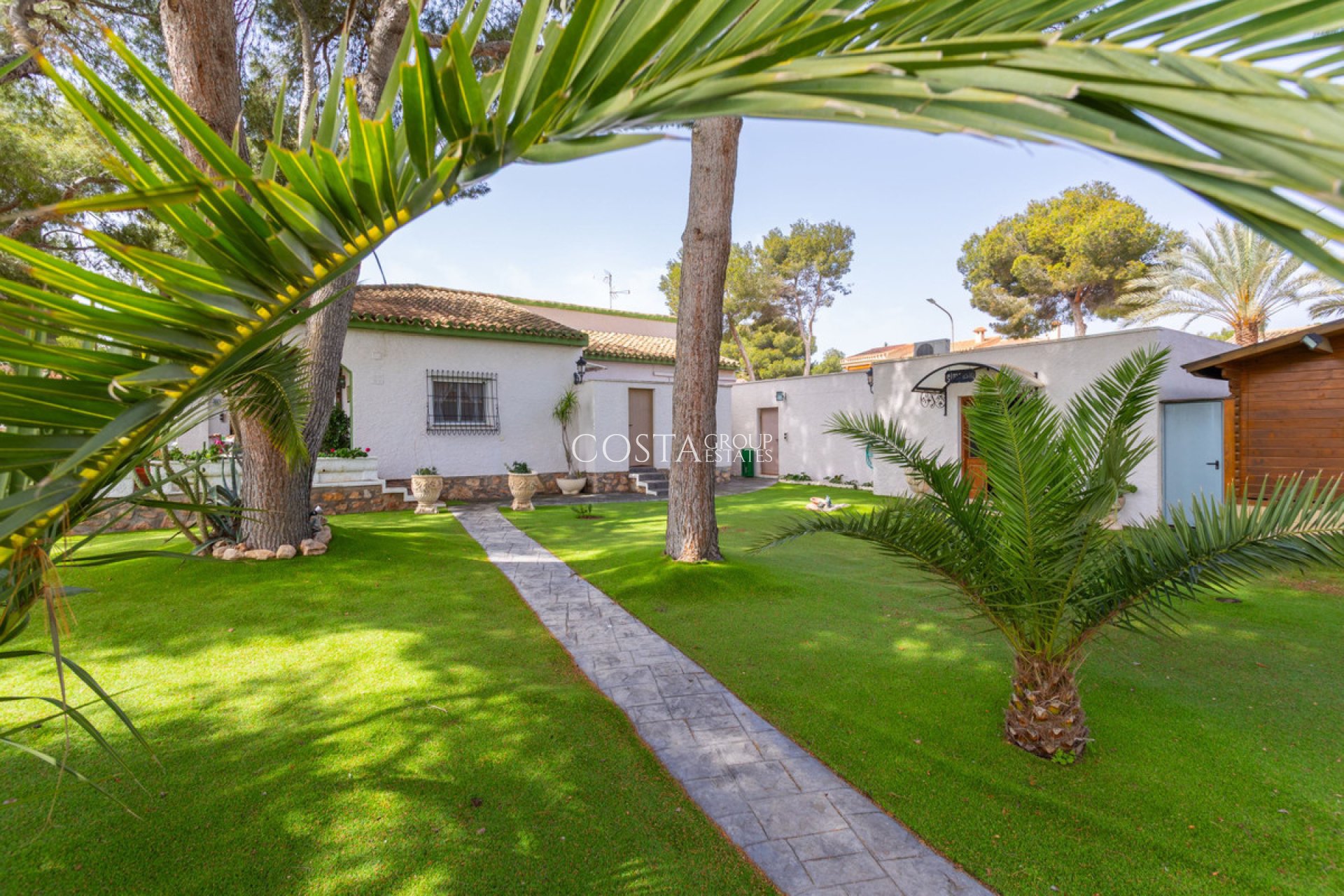 Herverkoop - Villa -
Orihuela - Campoamor