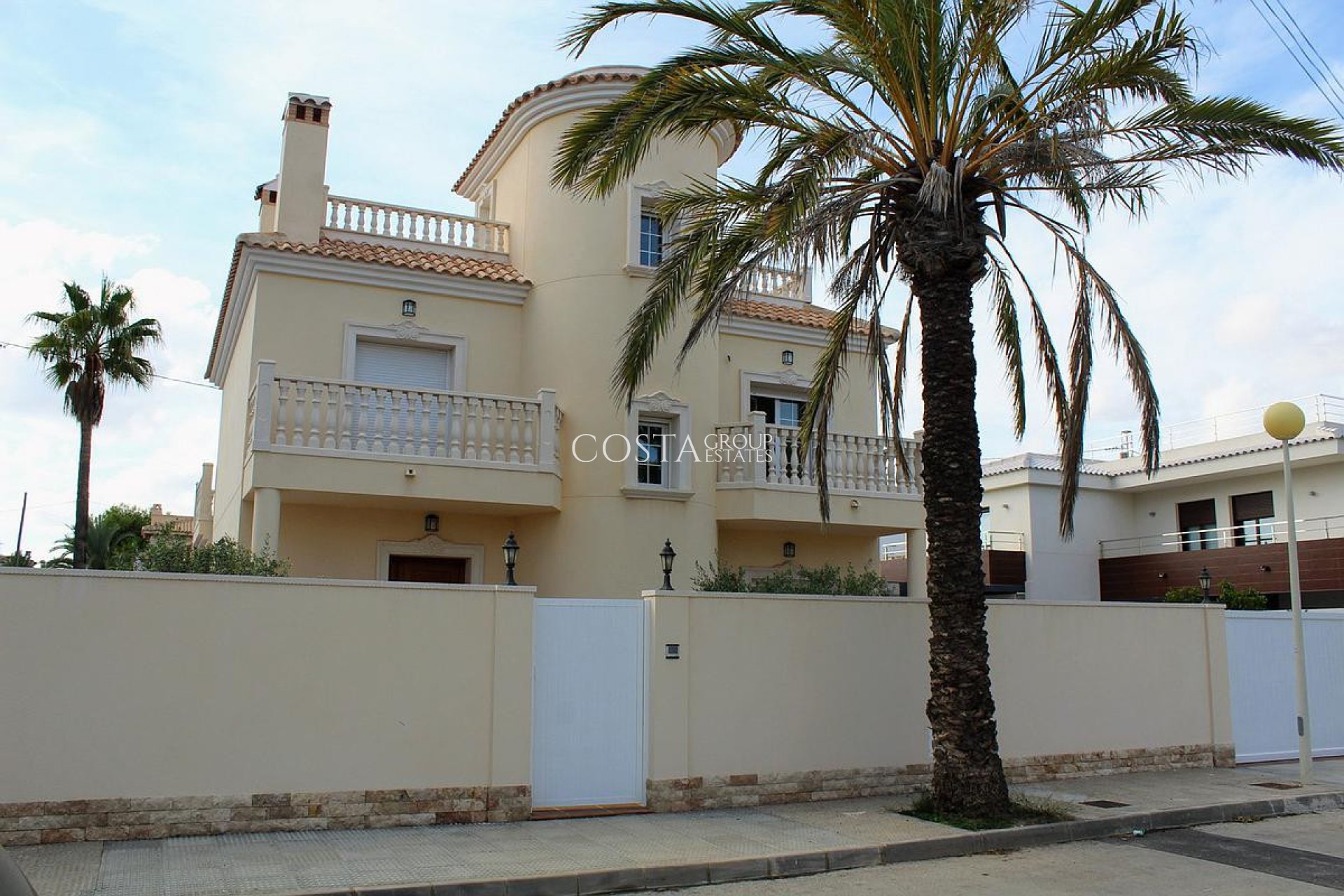 Herverkoop - Villa -
Orihuela Costa - Cabo Roig