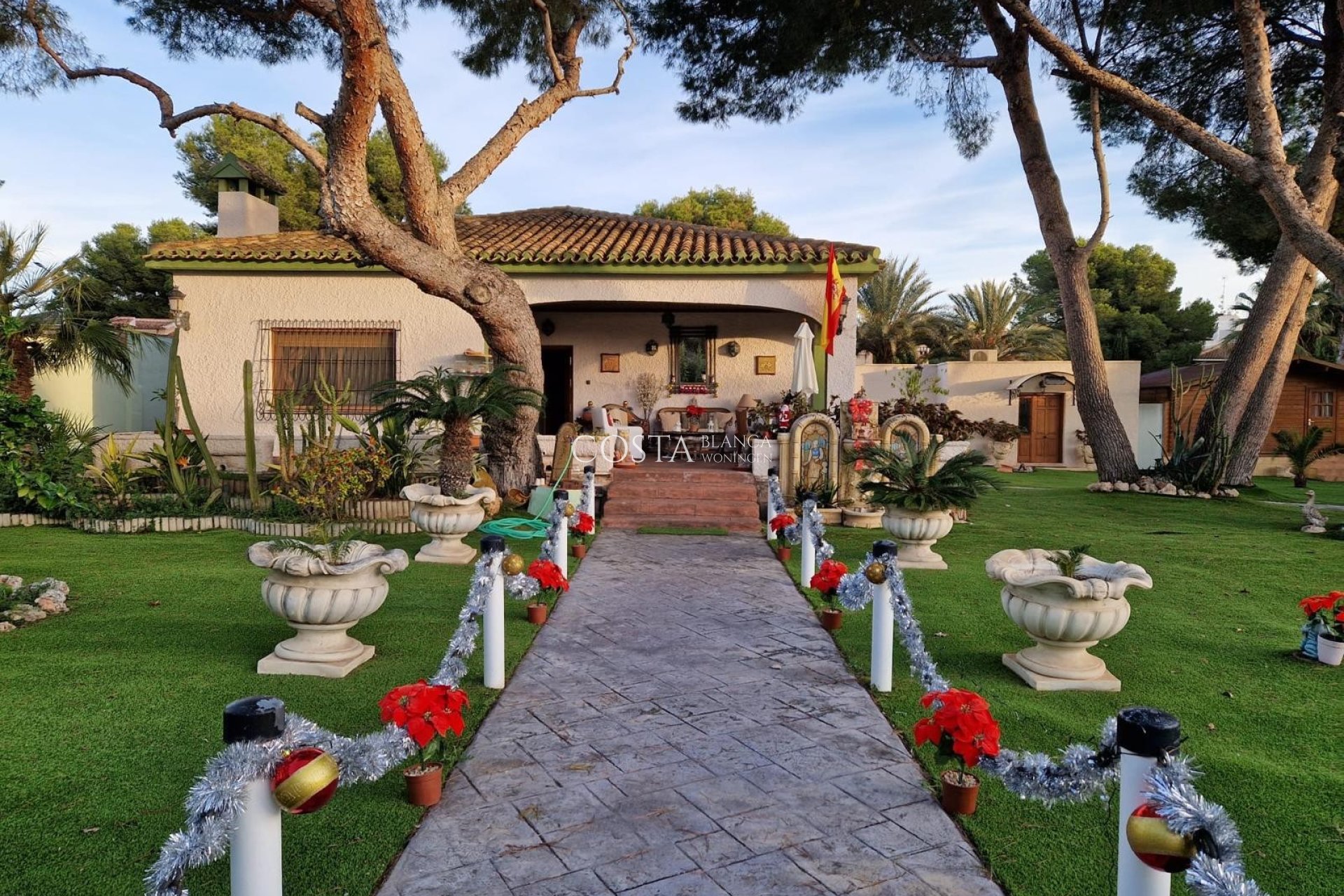 Herverkoop - Villa -
Orihuela Costa - Campoamor