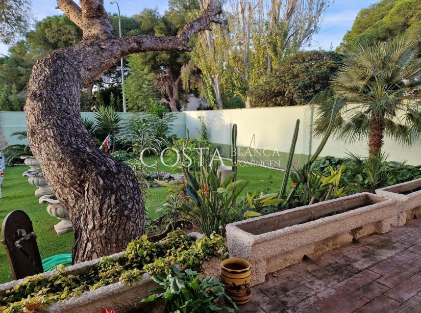 Herverkoop - Villa -
Orihuela Costa - Campoamor