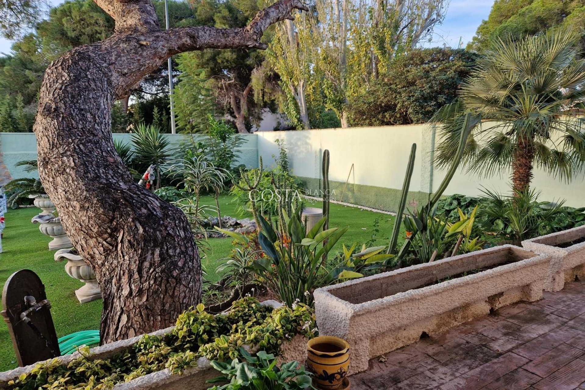 Herverkoop - Villa -
Orihuela Costa - Campoamor