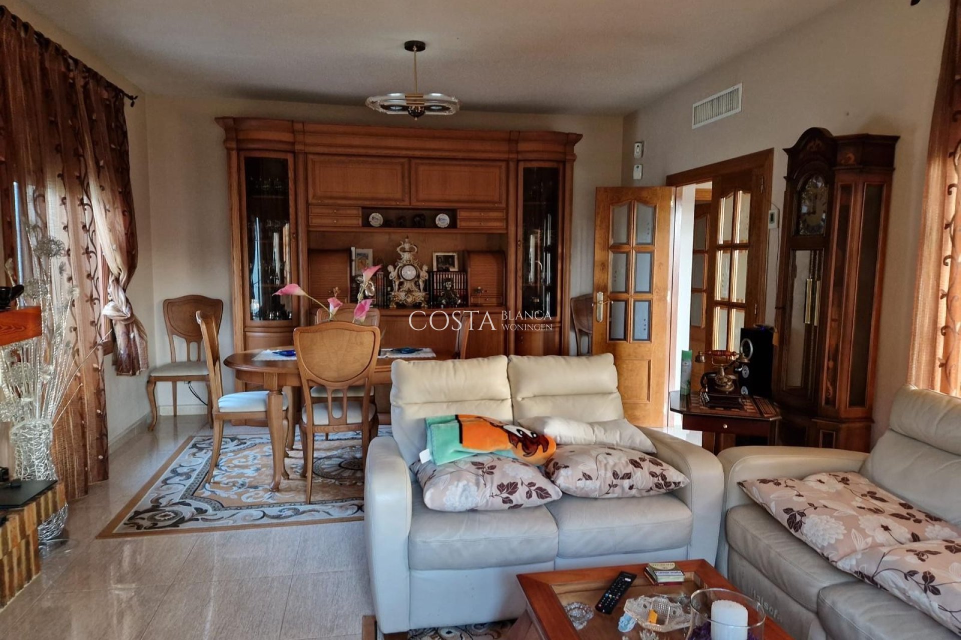 Herverkoop - Villa -
Orihuela Costa - Campoamor