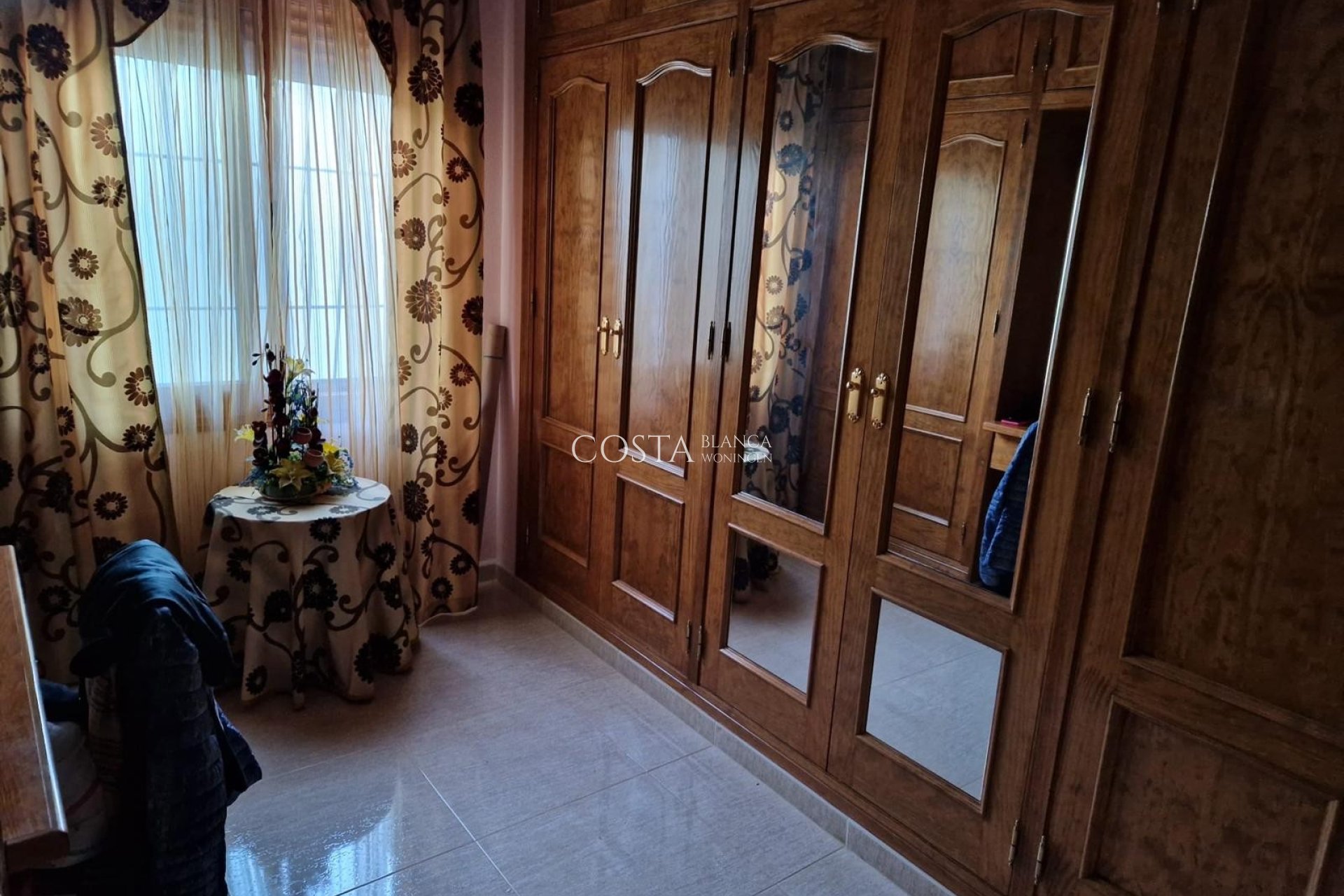 Herverkoop - Villa -
Orihuela Costa - Campoamor