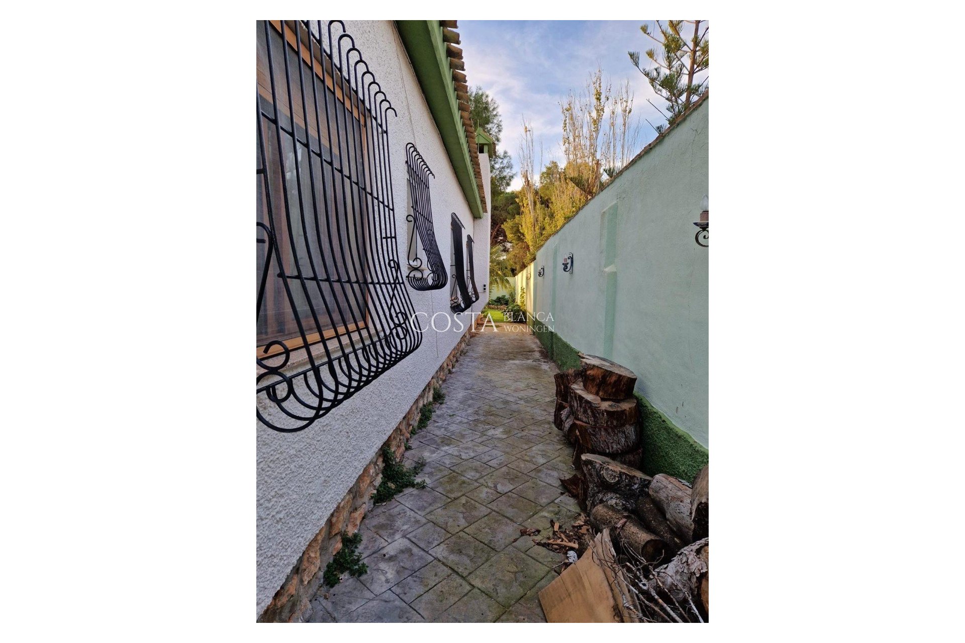 Herverkoop - Villa -
Orihuela Costa - Campoamor