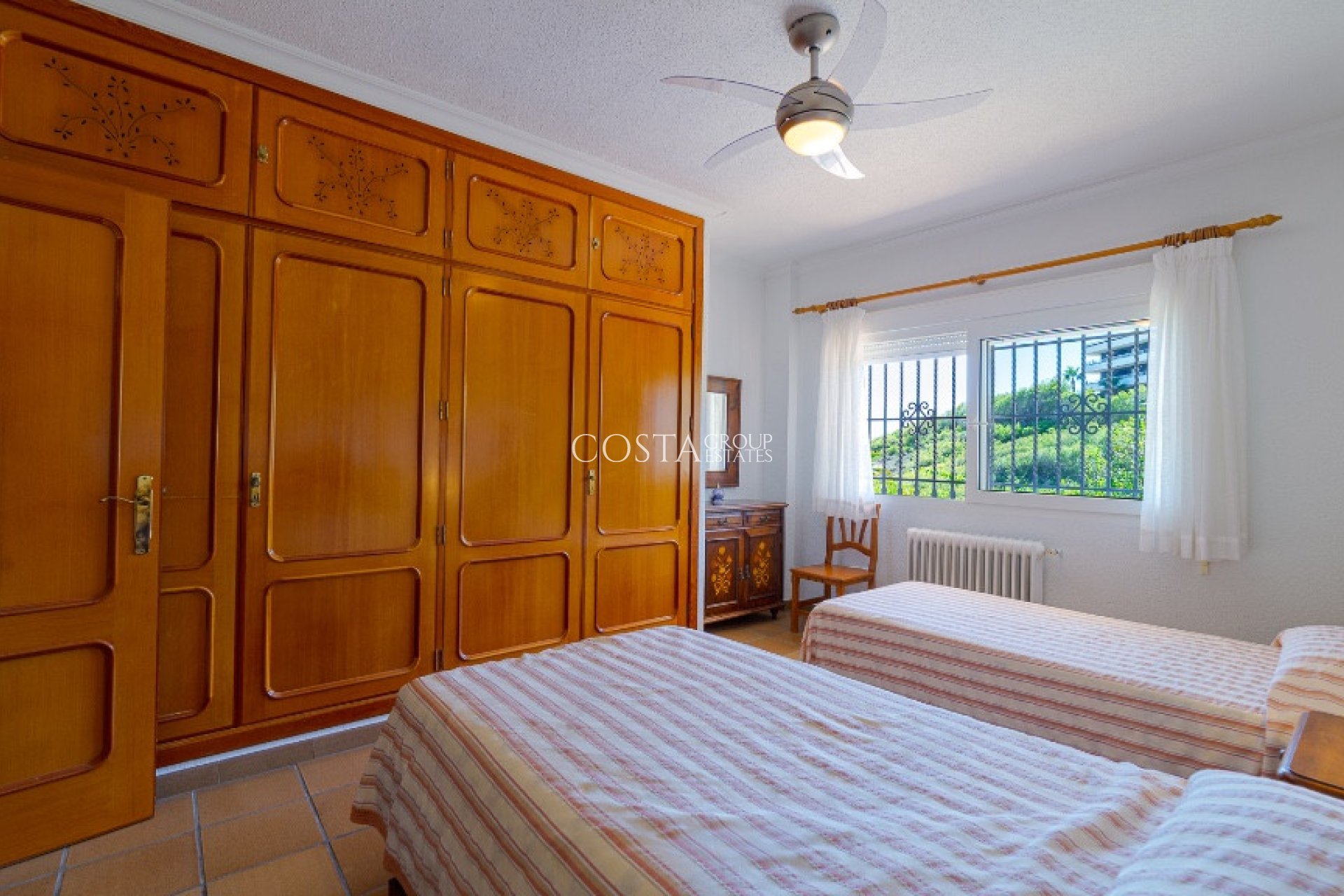 Herverkoop - Villa -
Orihuela Costa - Campoamor