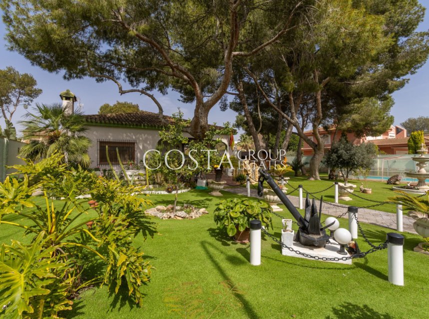 Herverkoop - Villa -
Orihuela Costa - Campoamor