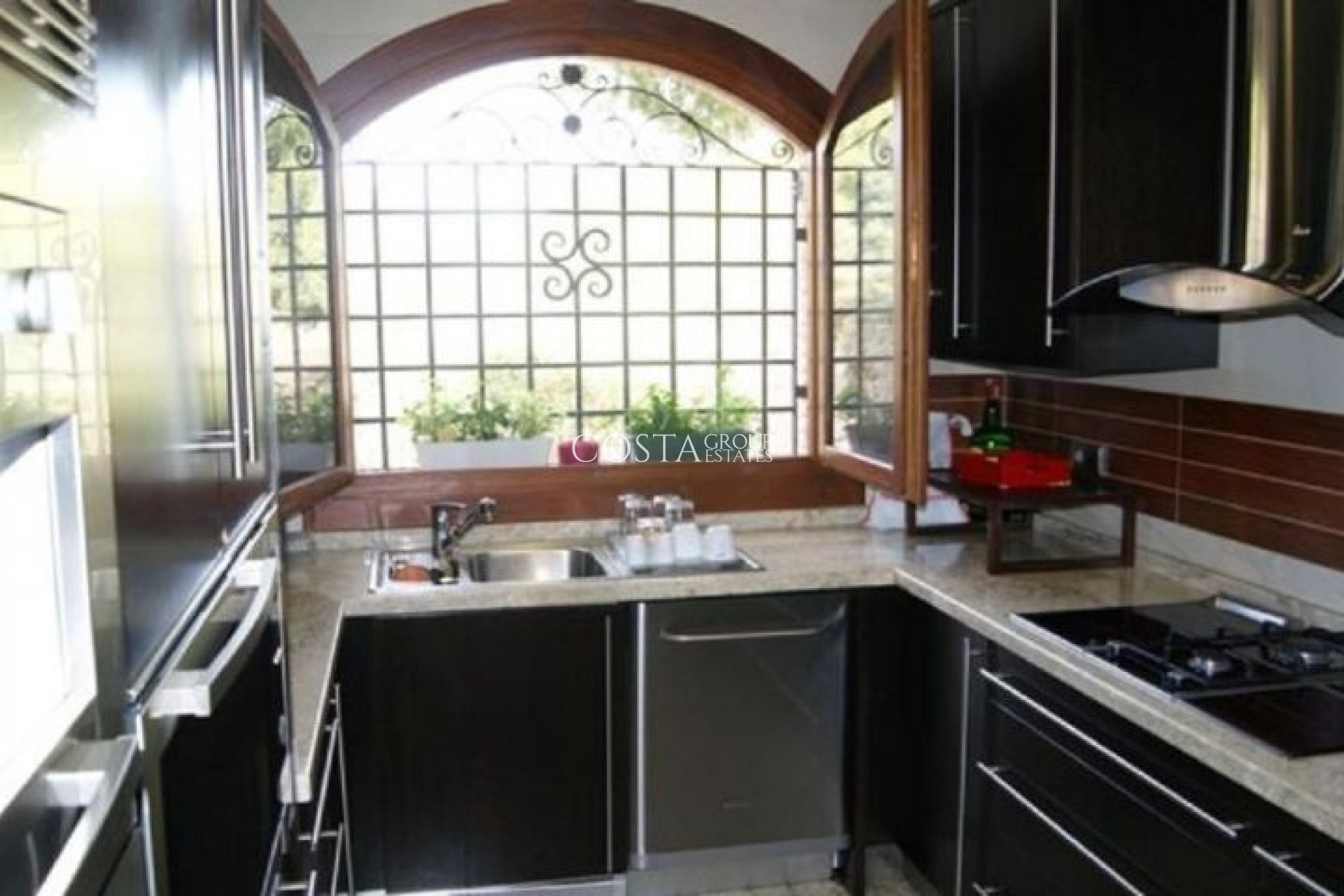 Herverkoop - Villa -
Orihuela Costa - Campoamor