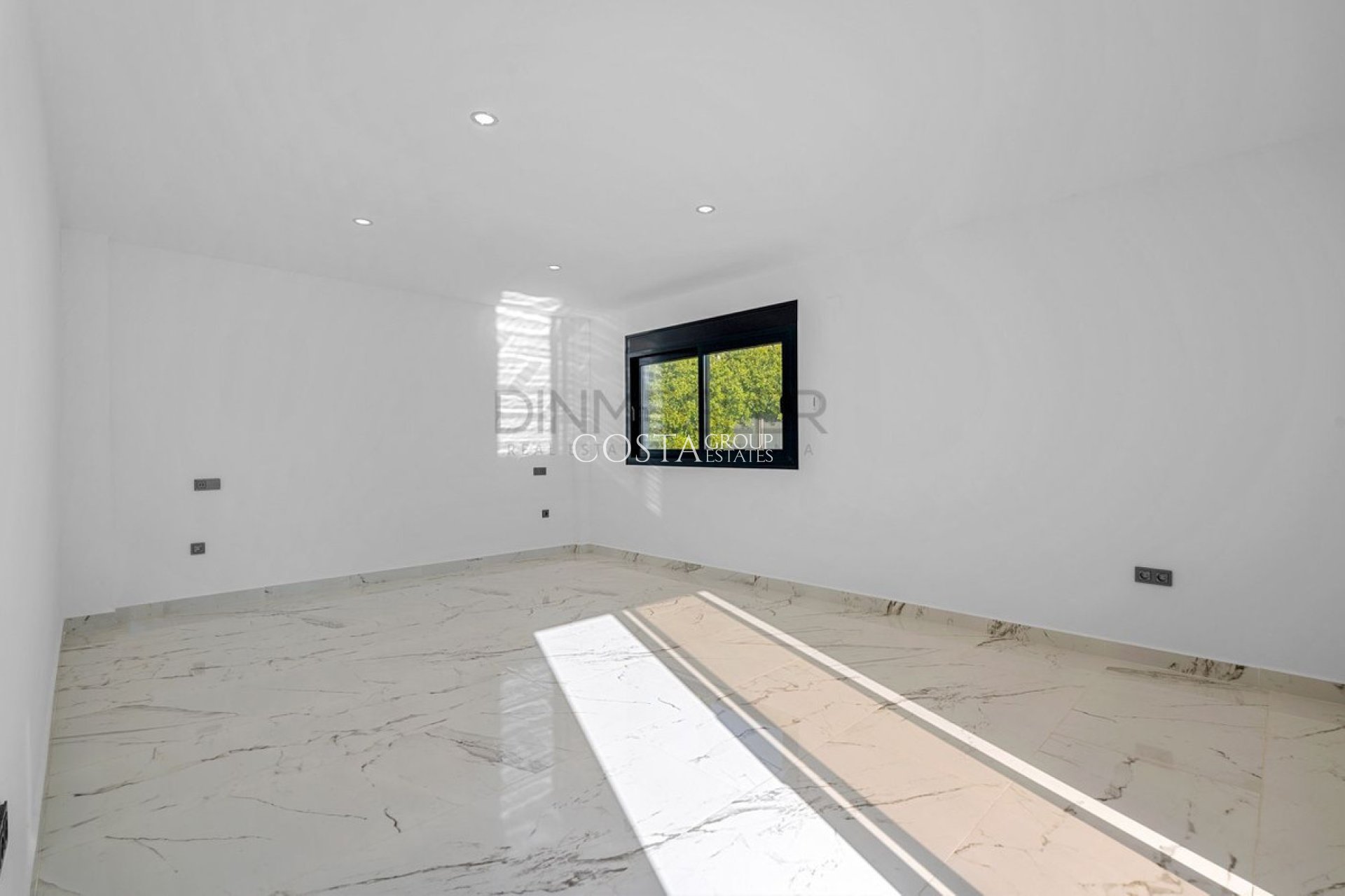 Herverkoop - Villa -
Orihuela Costa - Campoamor