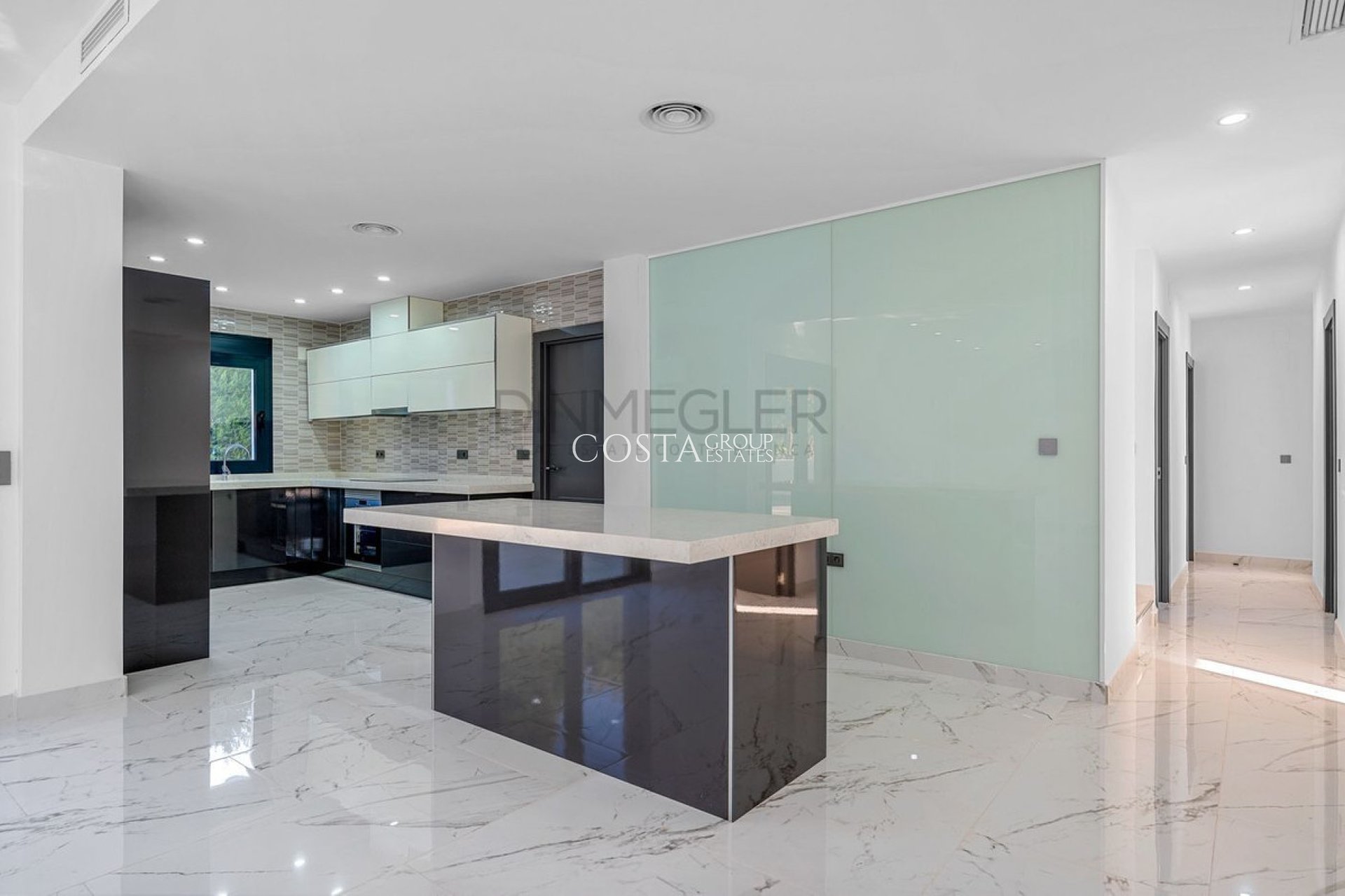 Herverkoop - Villa -
Orihuela Costa - Campoamor