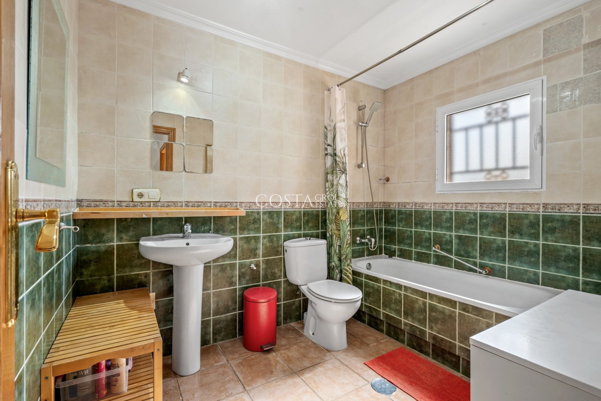 Herverkoop - Villa -
Orihuela Costa - Castillo de Don Juan