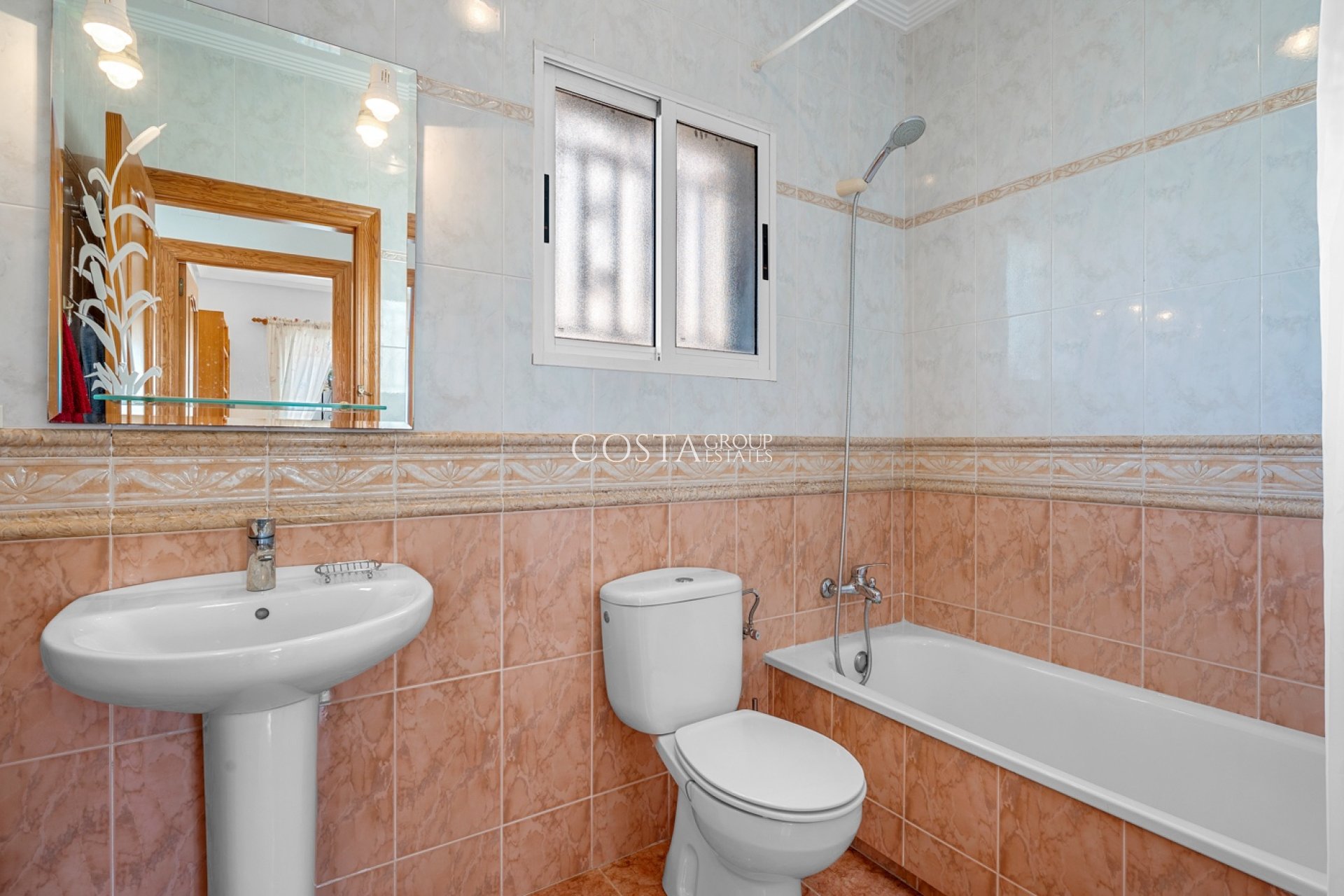 Herverkoop - Villa -
Orihuela Costa - El Galan