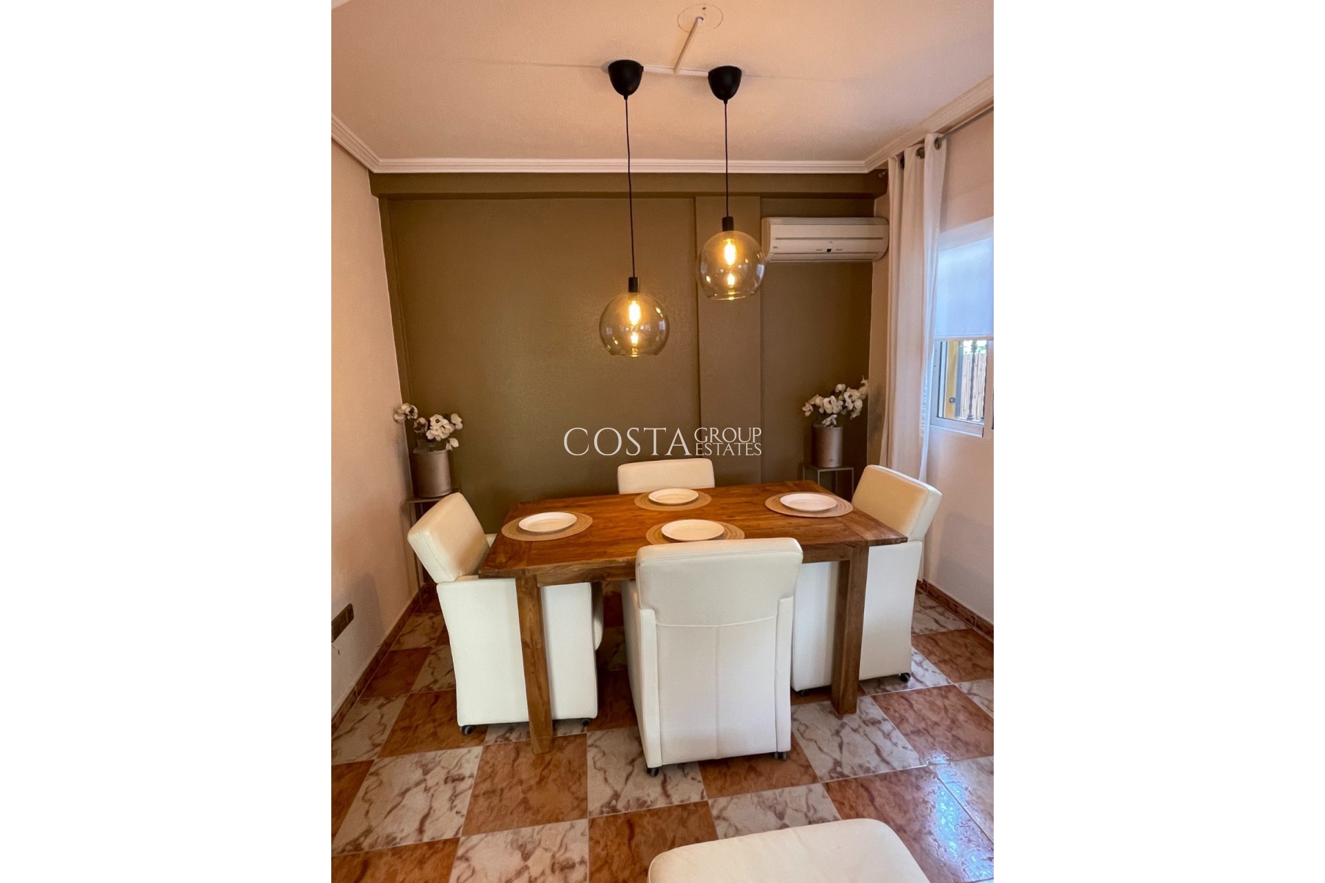 Herverkoop - Villa -
Orihuela Costa - La Regia
