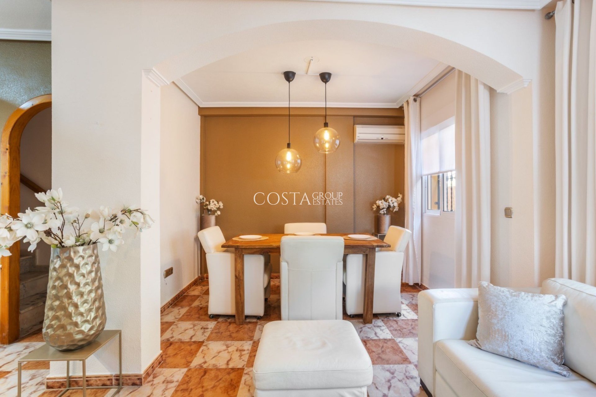 Herverkoop - Villa -
Orihuela Costa - La Regia
