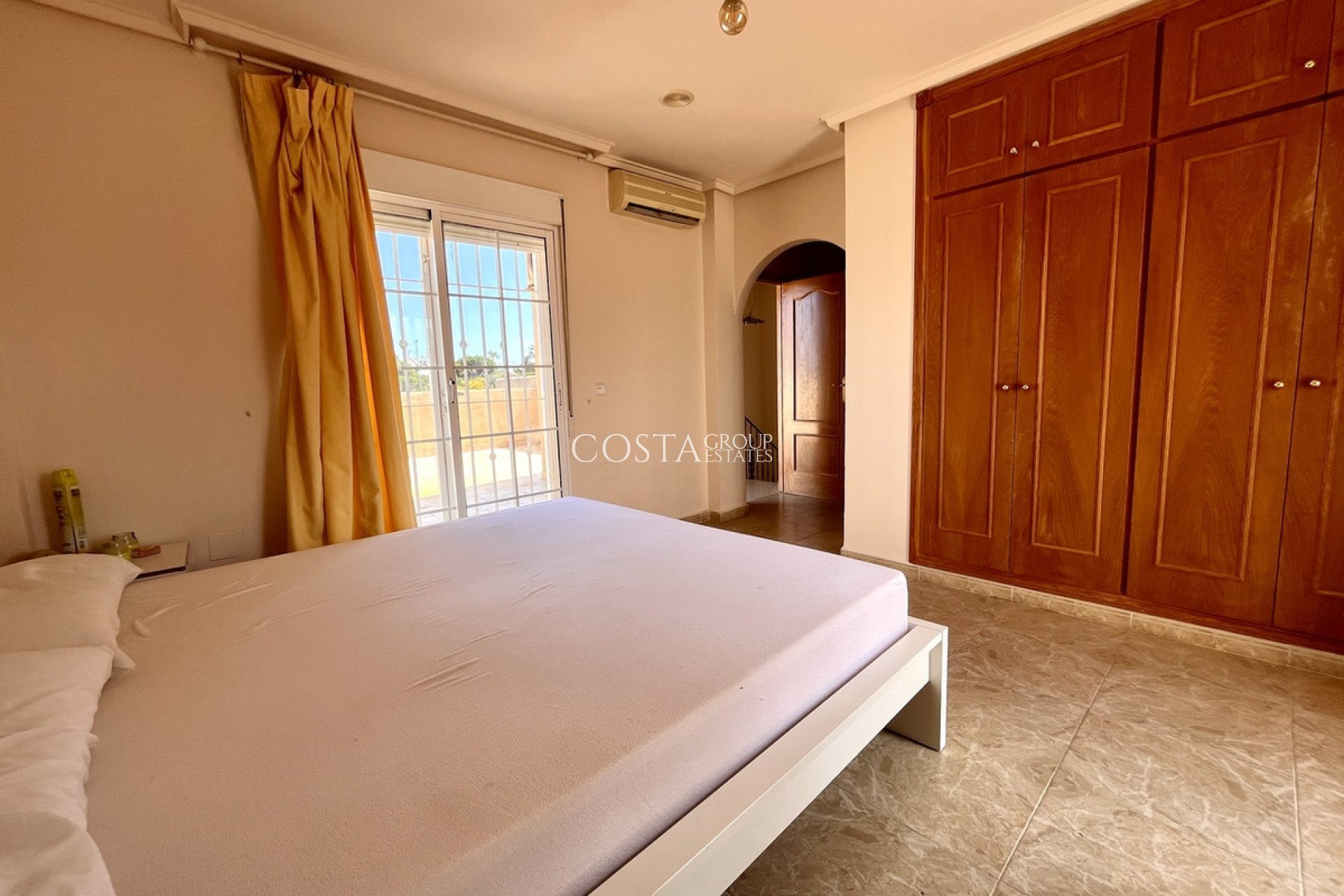 Herverkoop - Villa -
Orihuela Costa - La Zenia