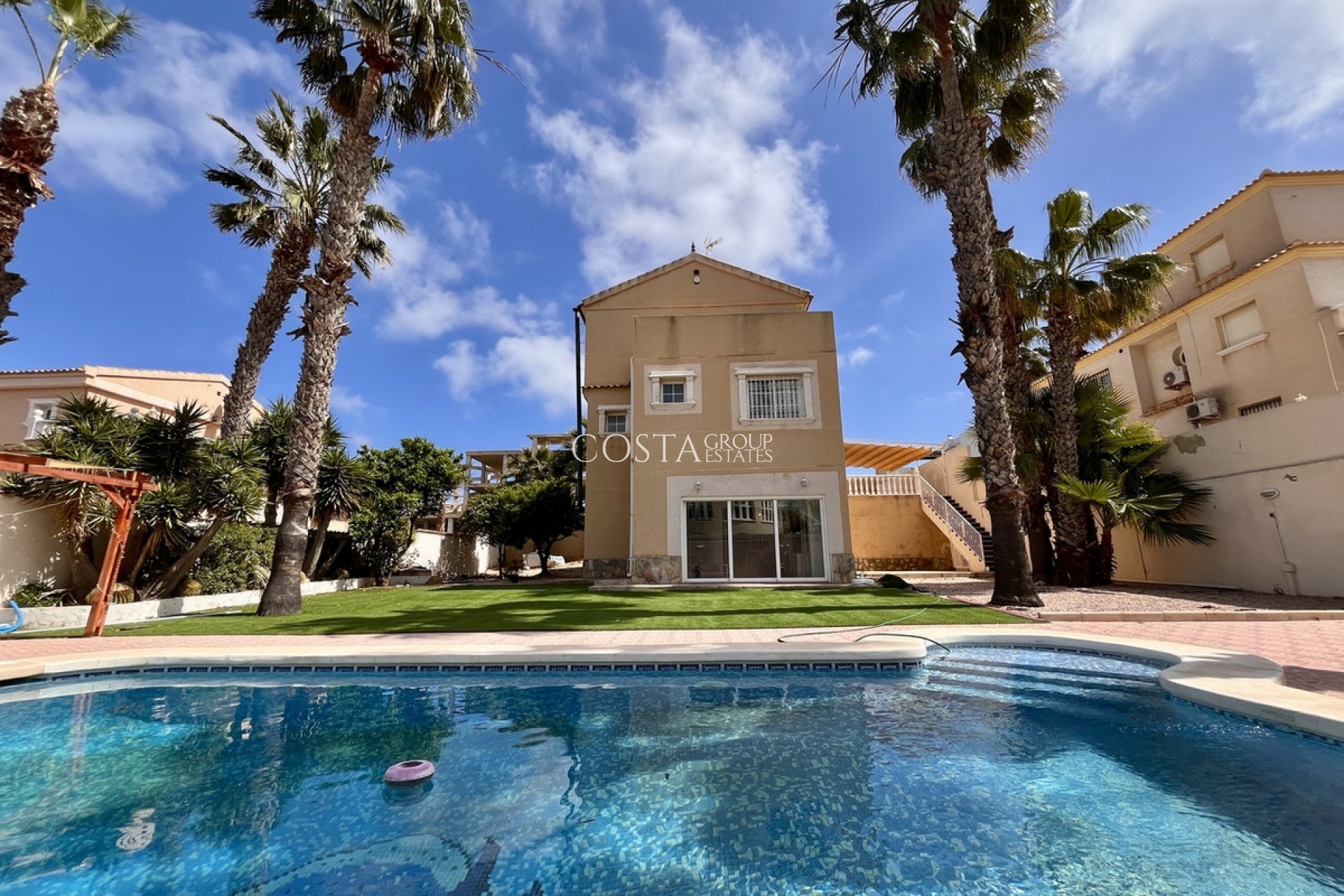 Herverkoop - Villa -
Orihuela Costa - La Zenia