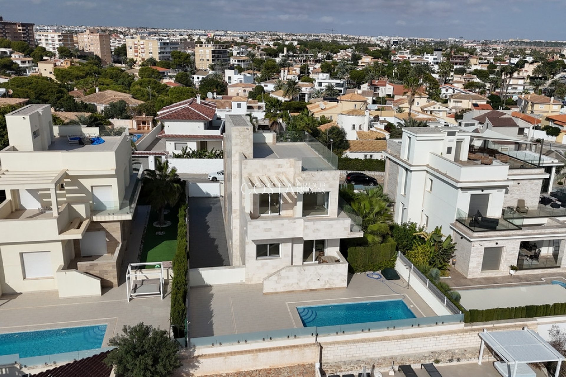 Herverkoop - Villa -
Orihuela Costa - La Zenia