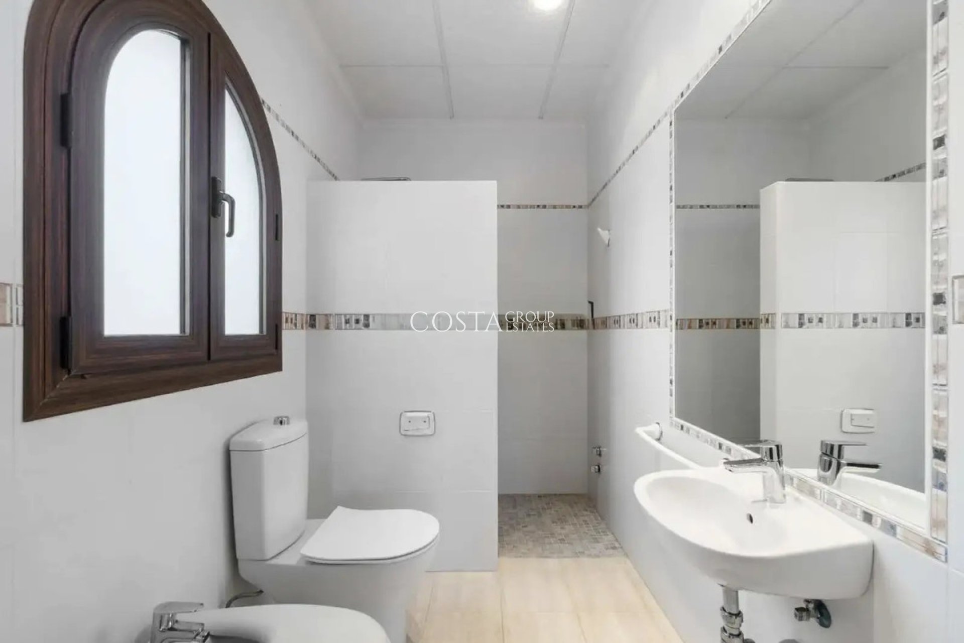 Herverkoop - Villa -
Orihuela Costa - La Zenia