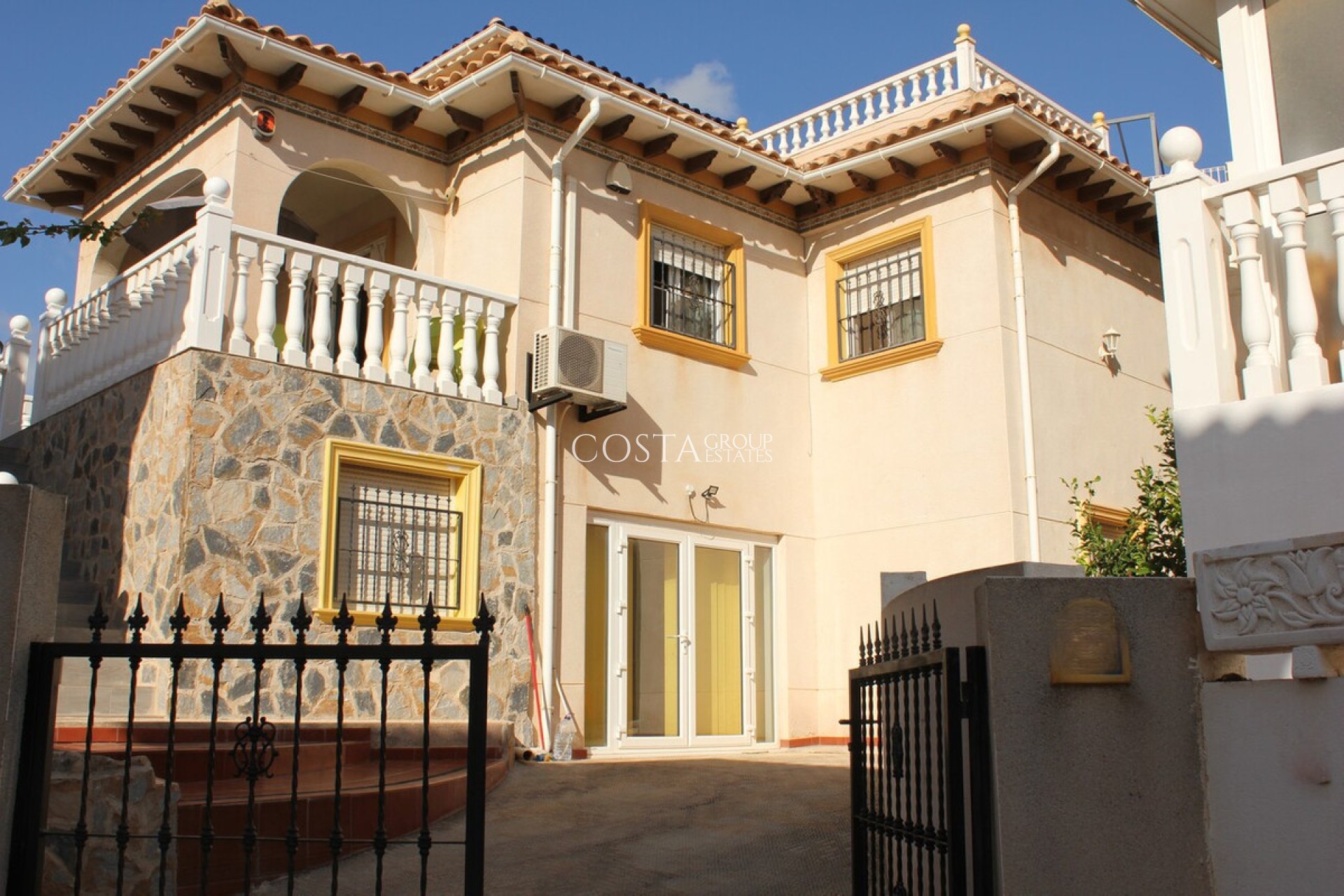 Herverkoop - Villa -
Orihuela Costa - La Zenia