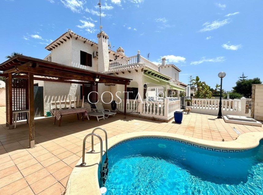Herverkoop - Villa -
Orihuela Costa - La Zenia