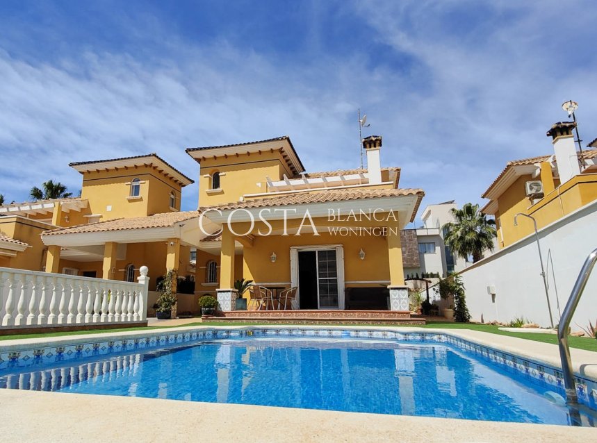 Herverkoop - Villa -
Orihuela Costa - La Zenia