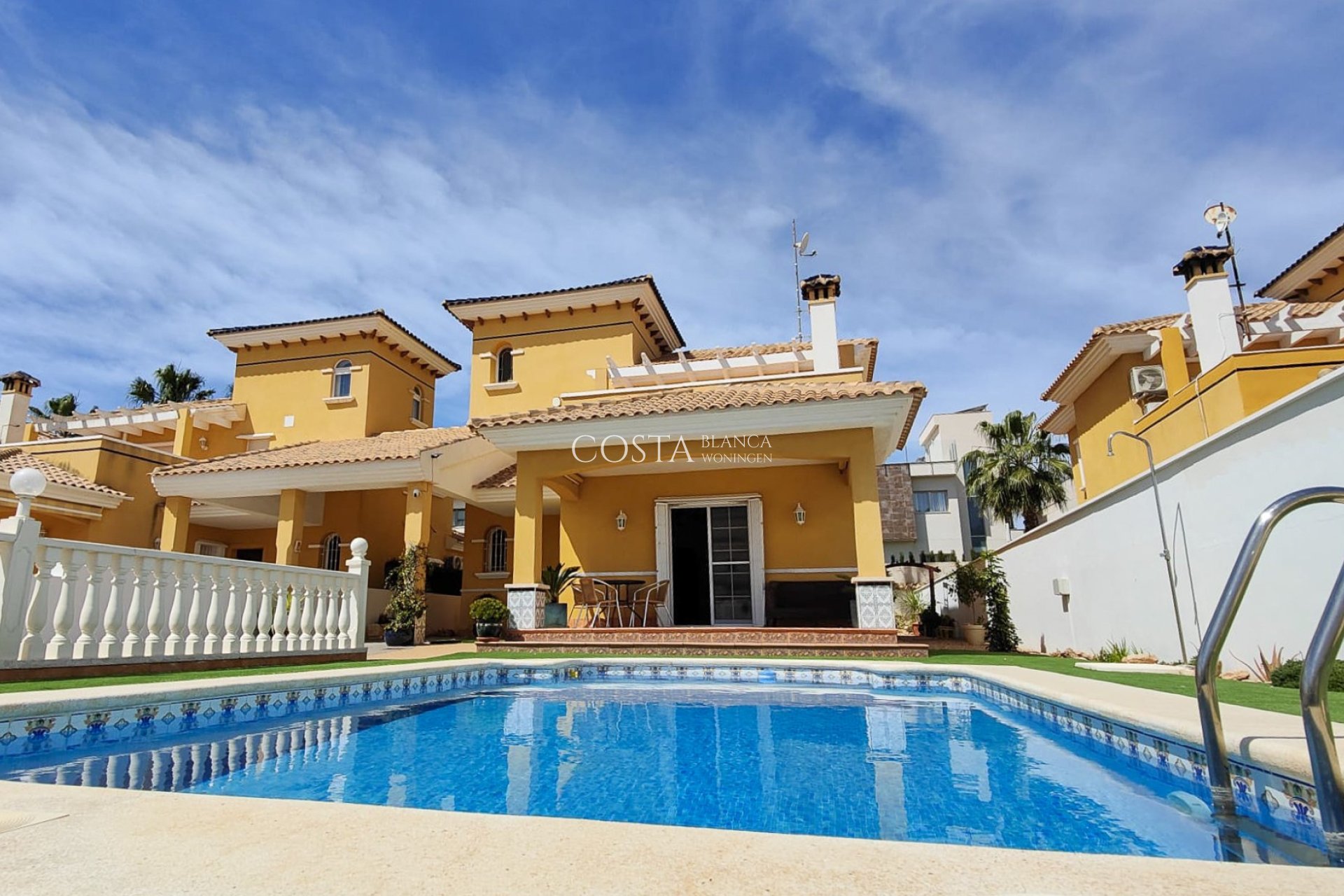 Herverkoop - Villa -
Orihuela Costa - La Zenia