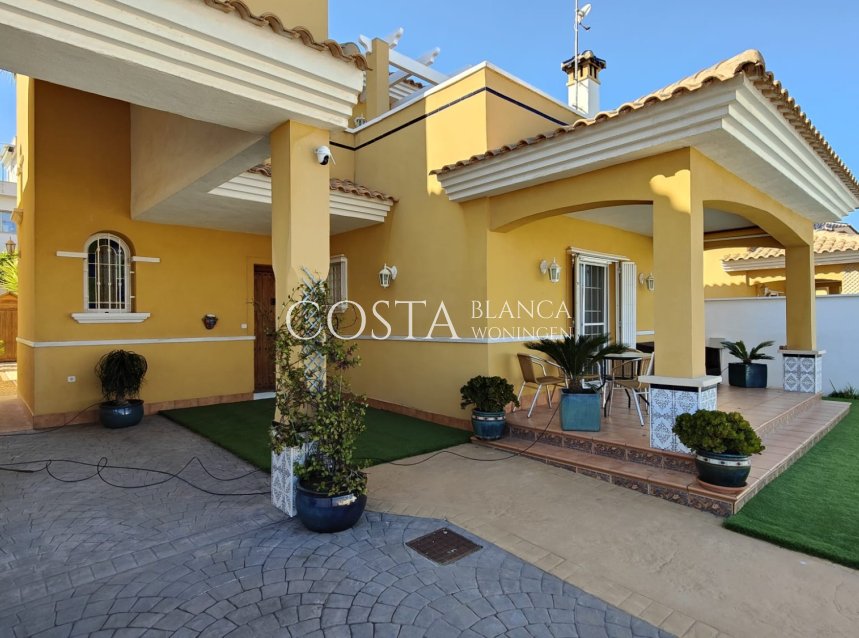 Herverkoop - Villa -
Orihuela Costa - La Zenia