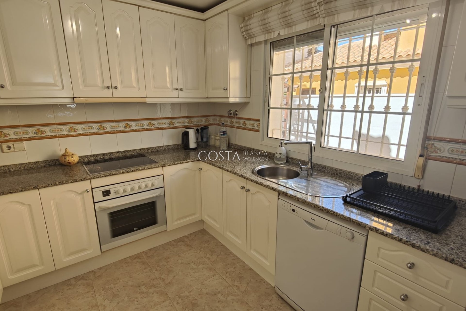 Herverkoop - Villa -
Orihuela Costa - La Zenia