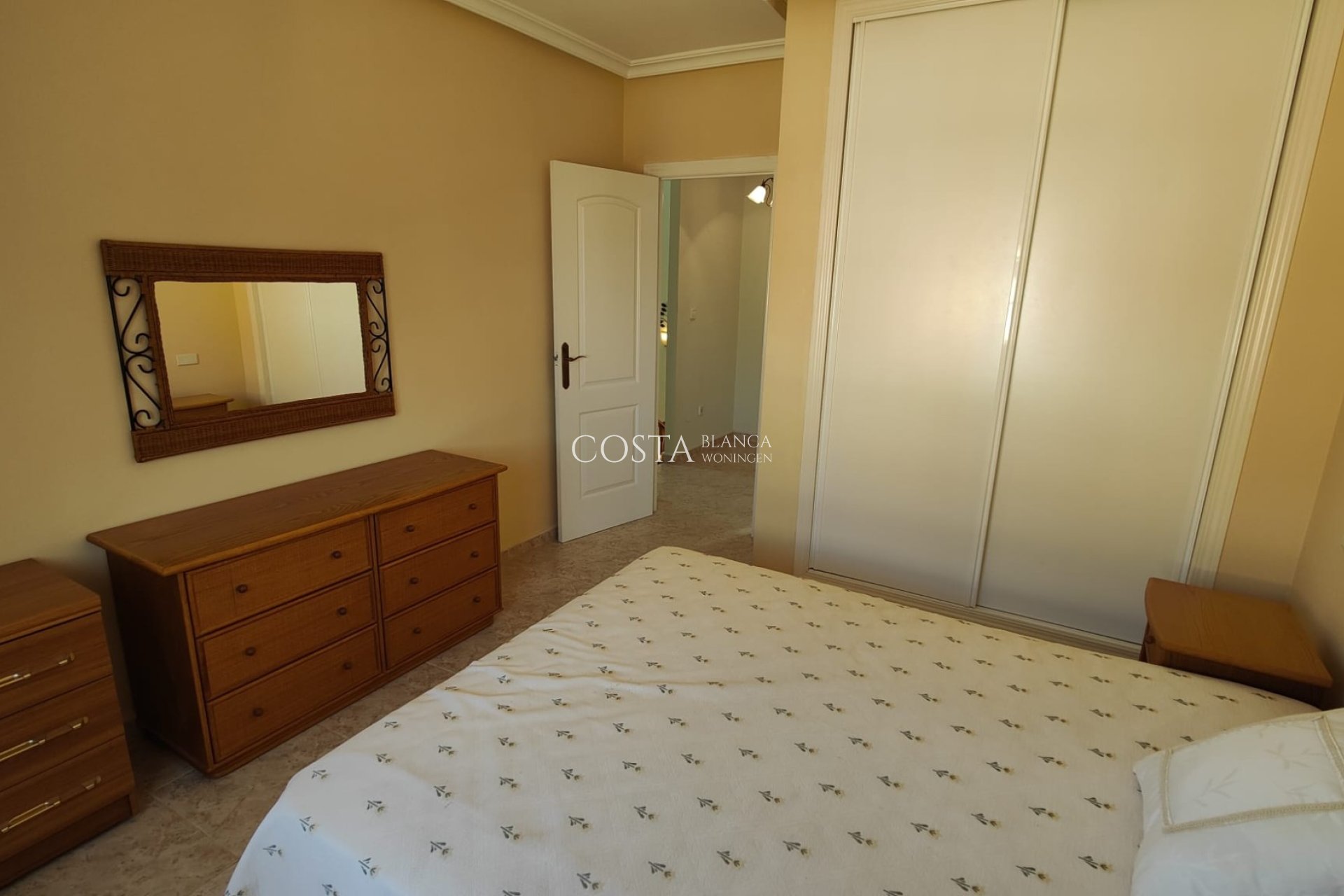 Herverkoop - Villa -
Orihuela Costa - La Zenia