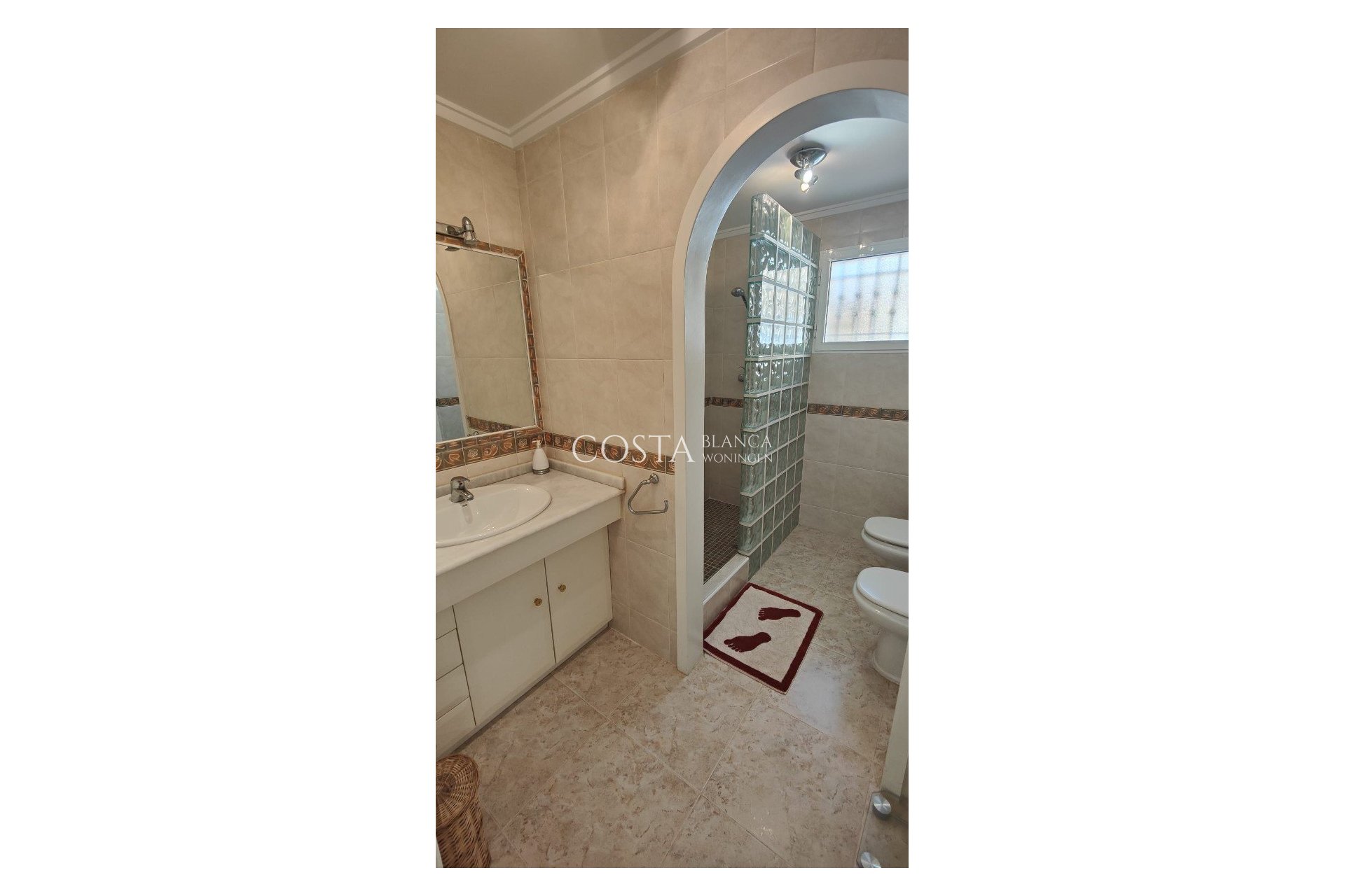 Herverkoop - Villa -
Orihuela Costa - La Zenia