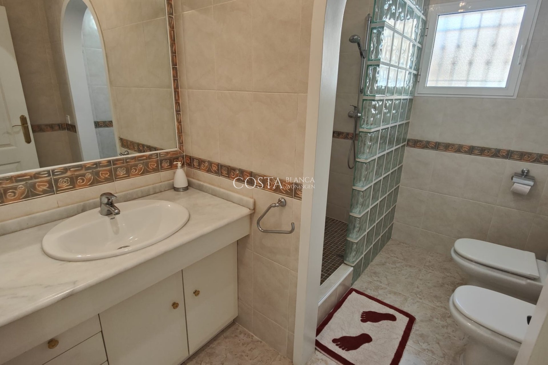 Herverkoop - Villa -
Orihuela Costa - La Zenia