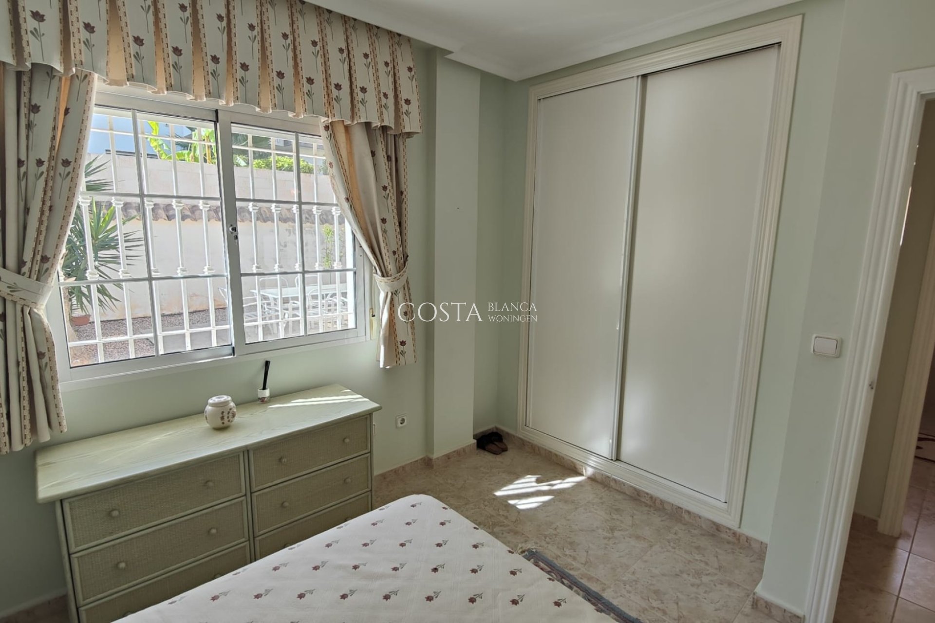 Herverkoop - Villa -
Orihuela Costa - La Zenia
