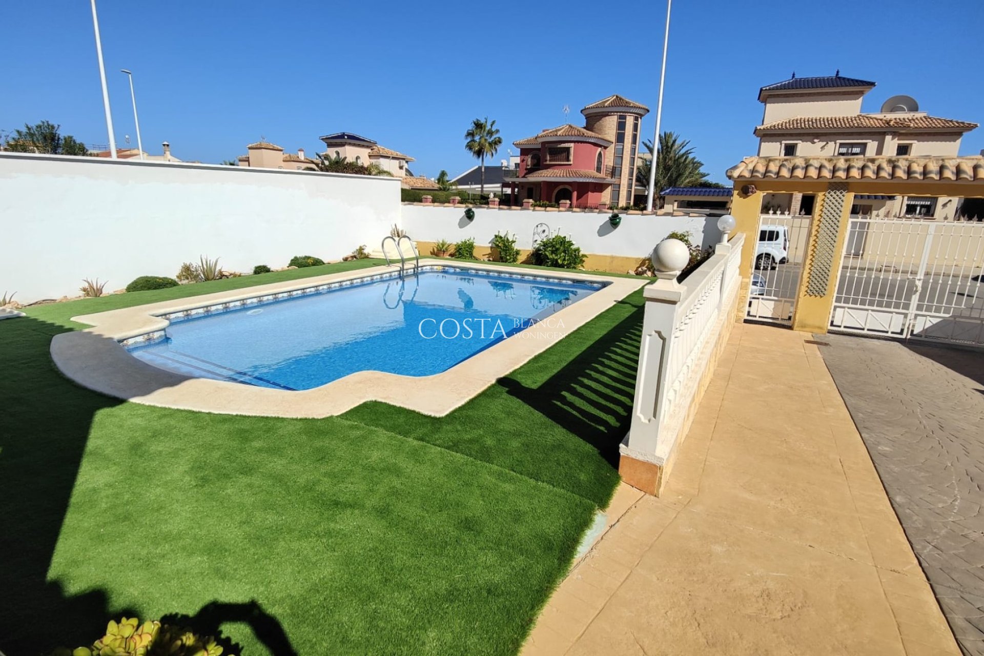 Herverkoop - Villa -
Orihuela Costa - La Zenia