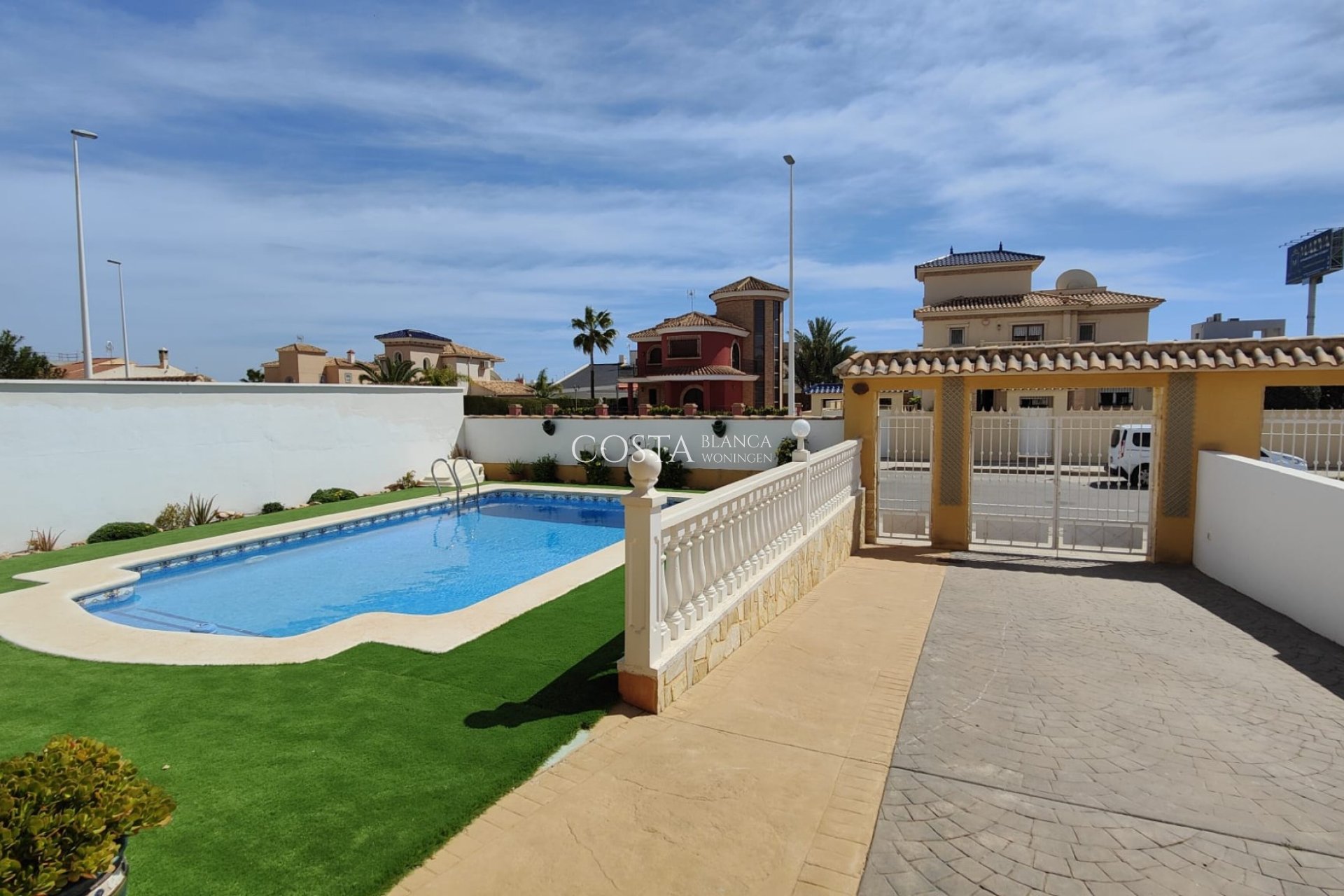 Herverkoop - Villa -
Orihuela Costa - La Zenia