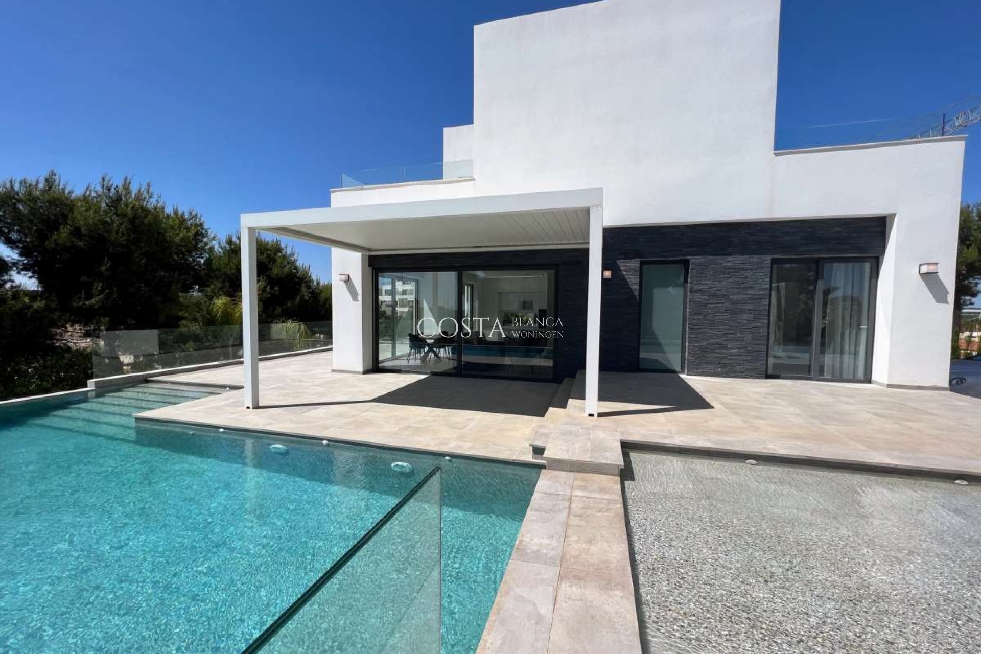 Herverkoop - Villa -
Orihuela Costa - Las Colinas Golf