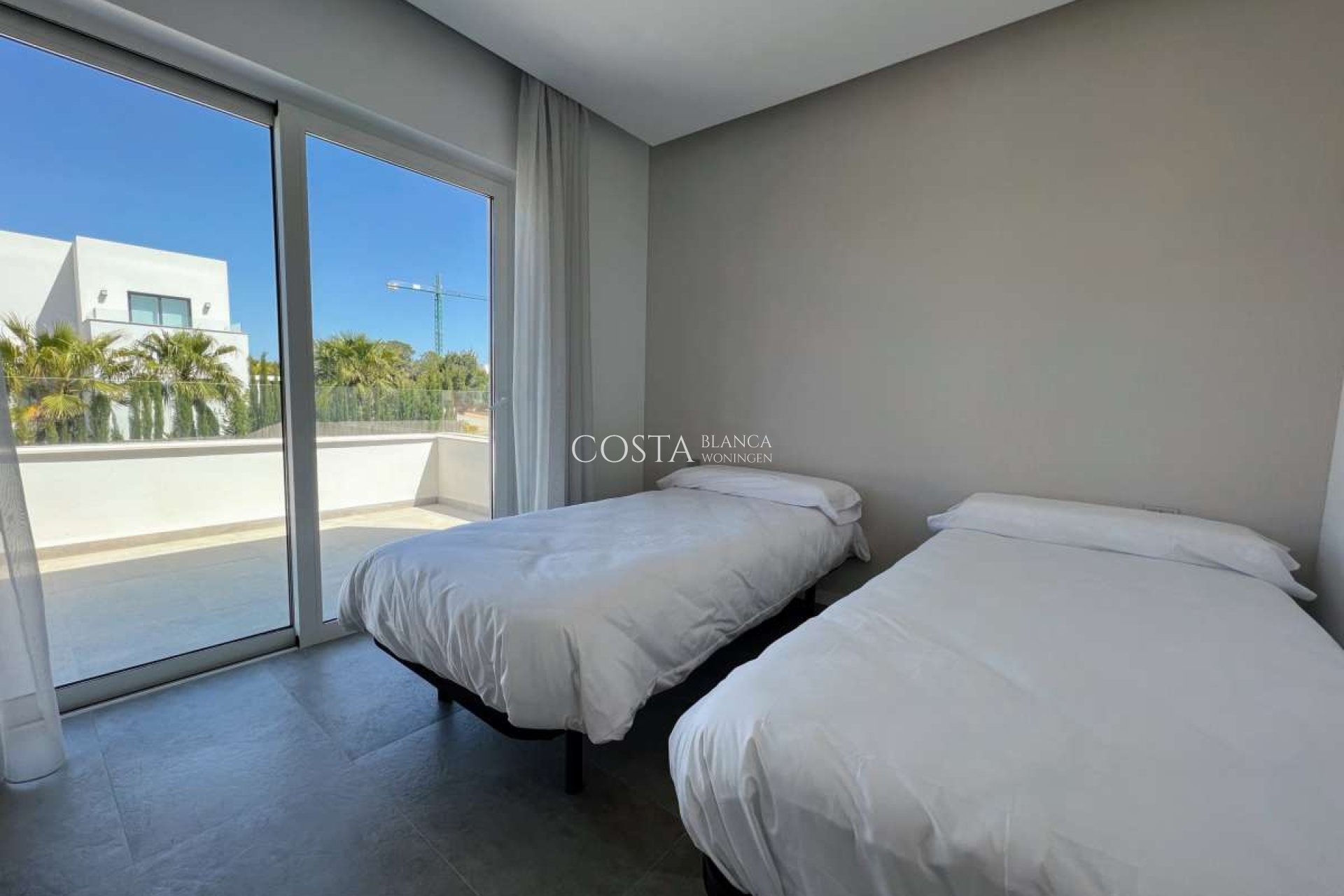 Herverkoop - Villa -
Orihuela Costa - Las Colinas Golf