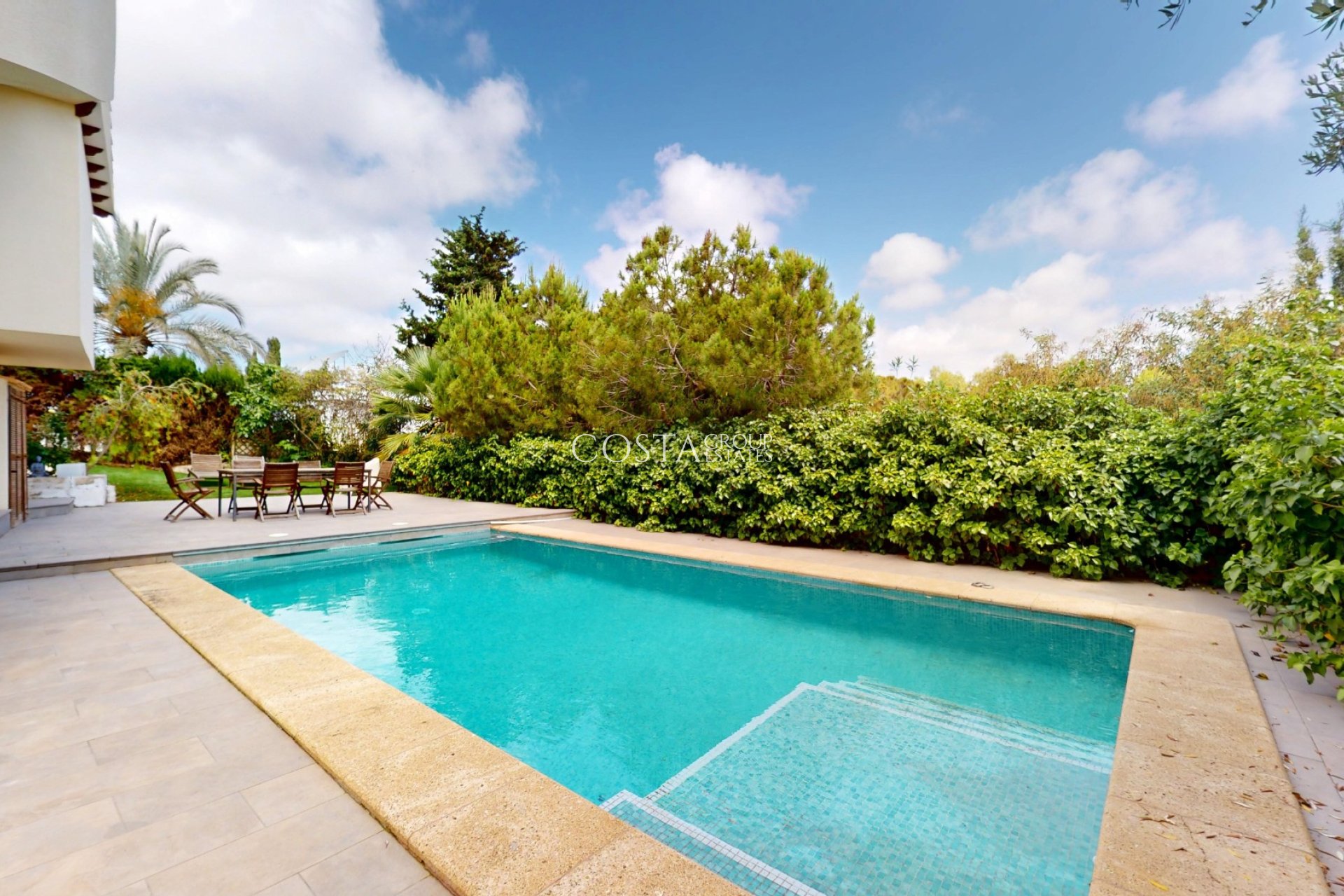 Herverkoop - Villa -
Orihuela Costa - Las Filipinas