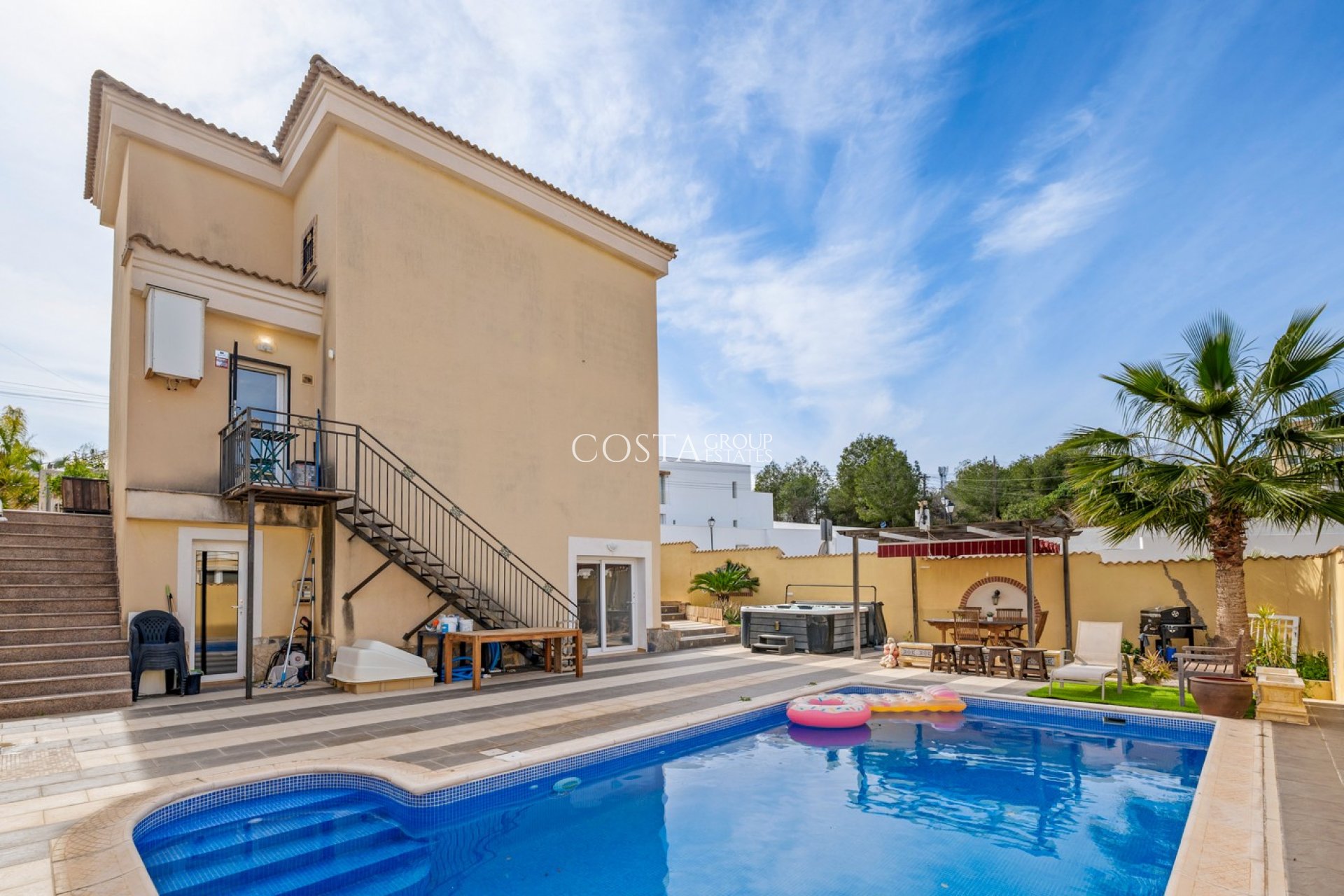 Herverkoop - Villa -
Orihuela Costa - Las Filipinas