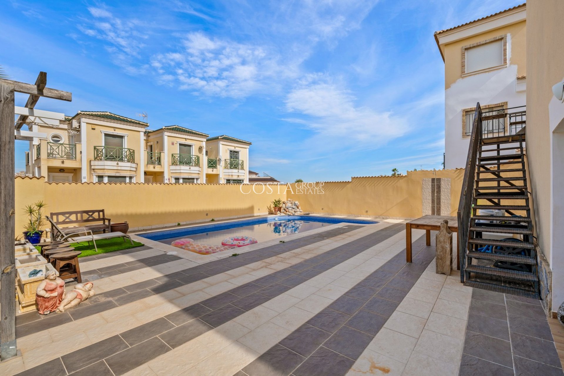Herverkoop - Villa -
Orihuela Costa - Las Filipinas